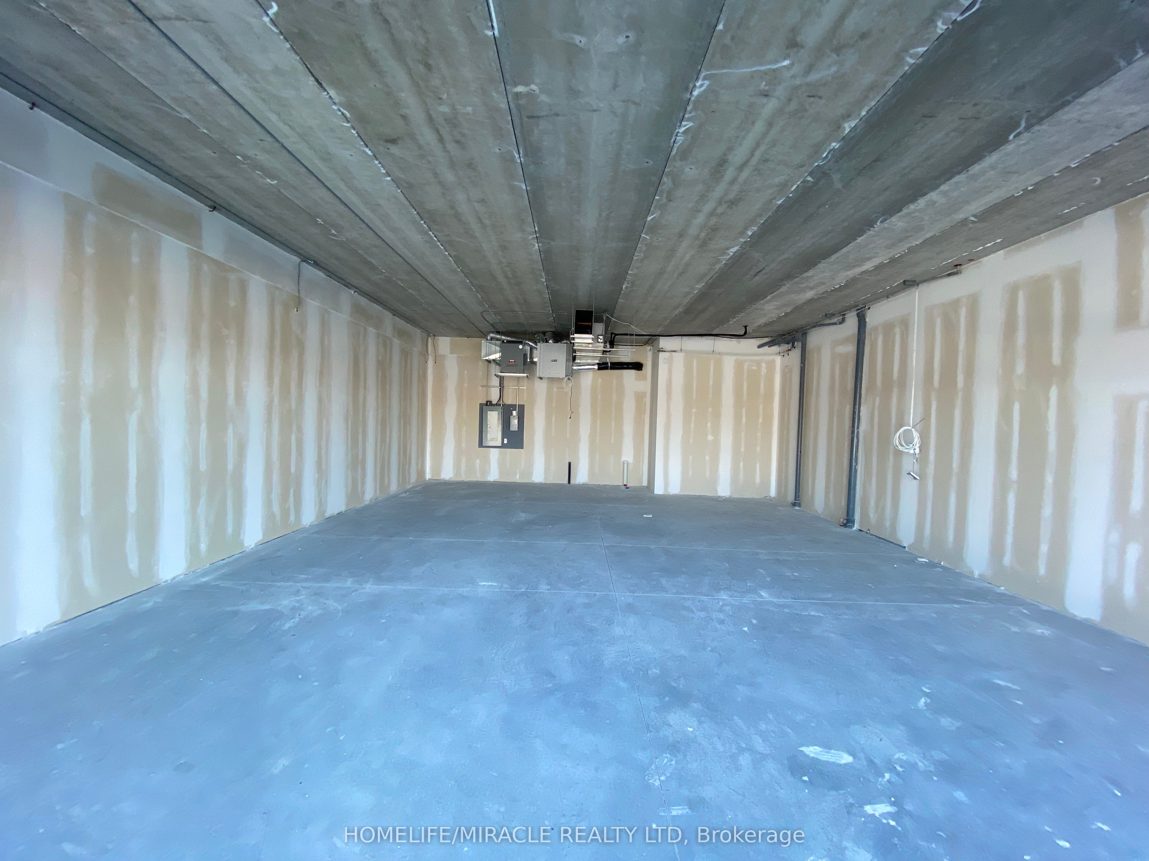 #12 - 561 York Road Property Photo 3