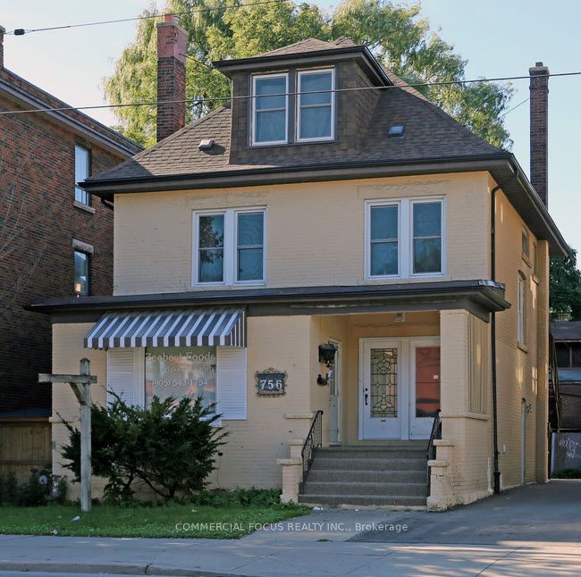 X12040723 Property Photo 1
