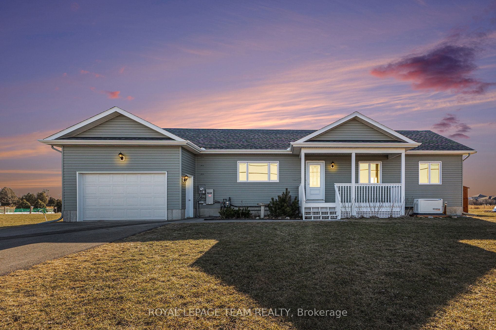 2833 Dunrobin Road Property Photo