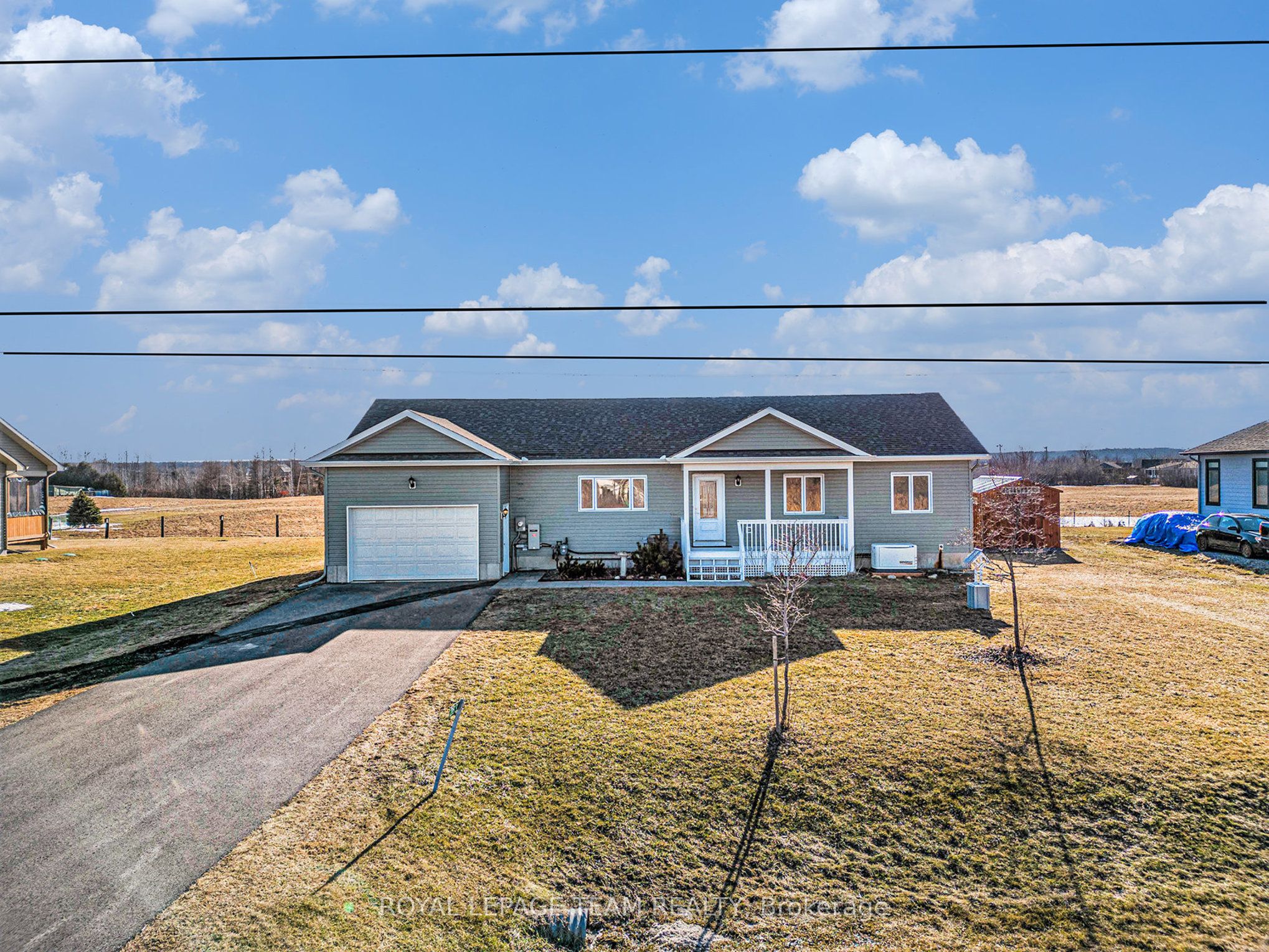 2833 Dunrobin Road Property Photo 2