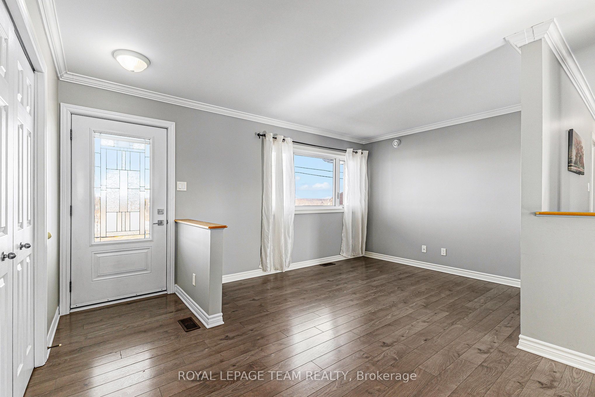 2833 Dunrobin Road Property Photo 6