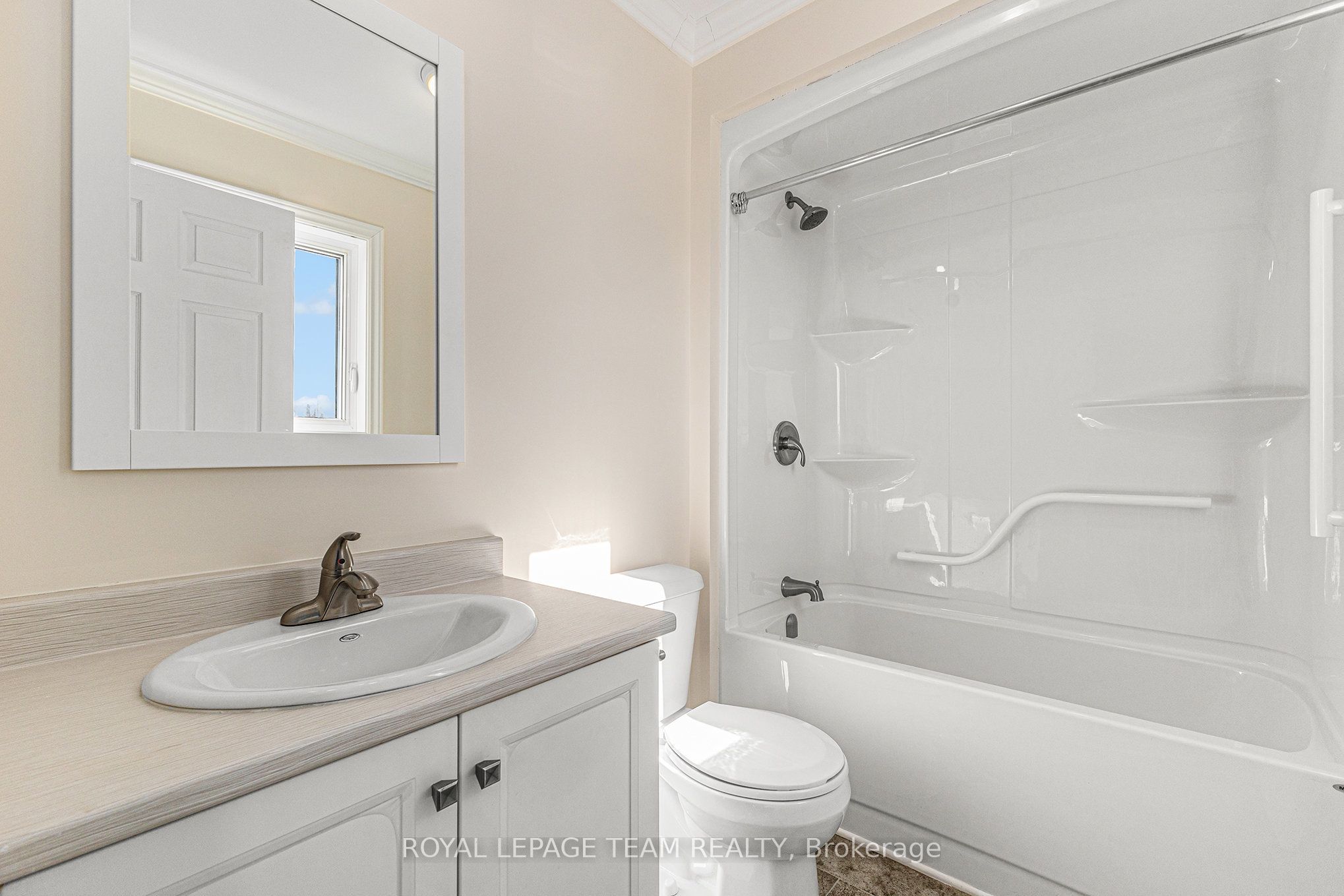 2833 Dunrobin Road Property Photo 19