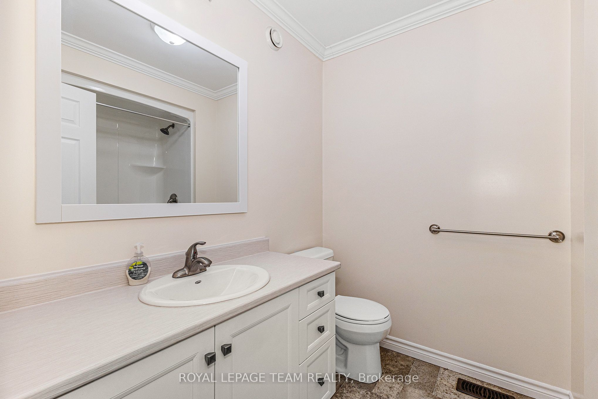 2833 Dunrobin Road Property Photo 24