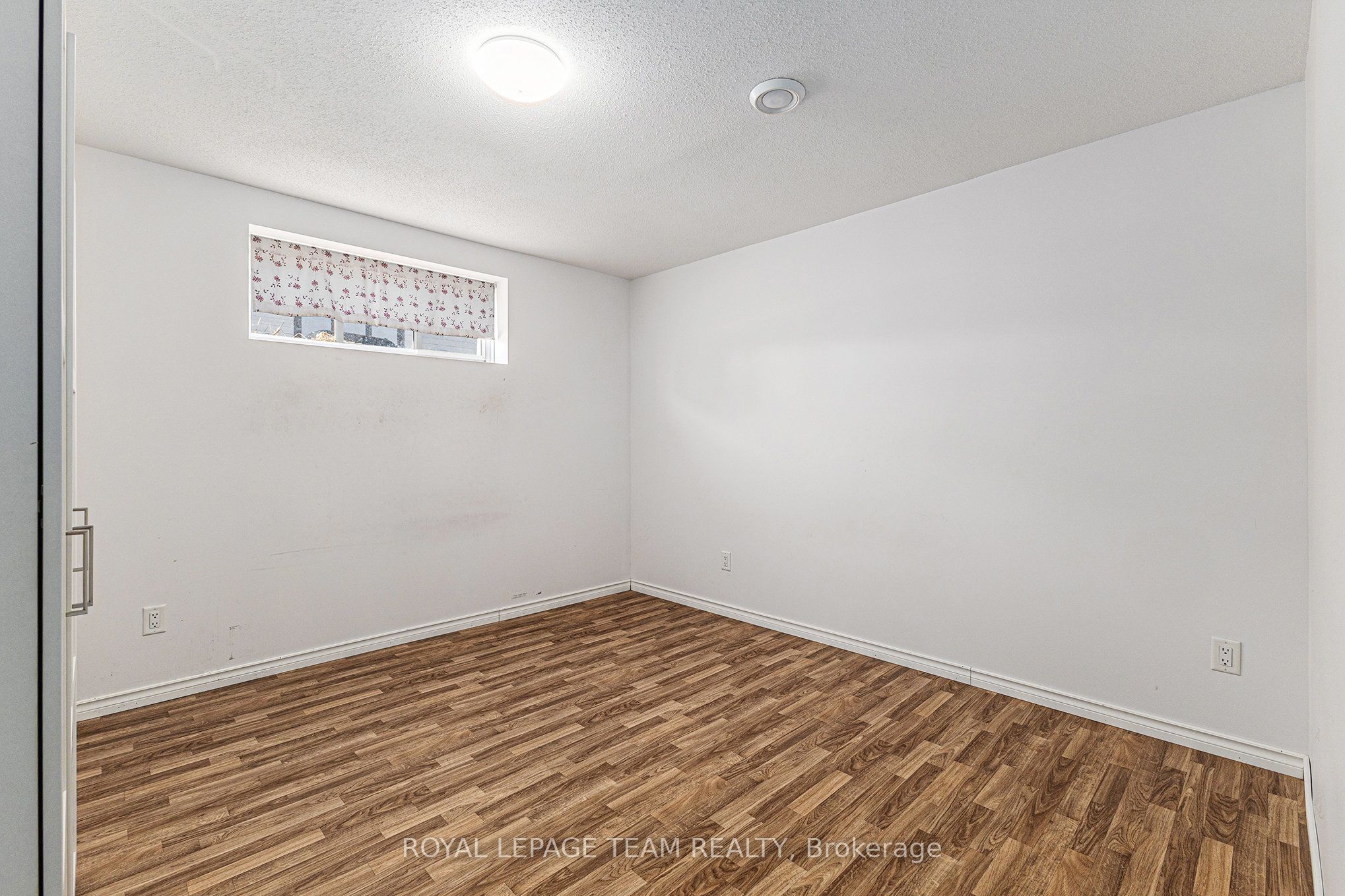 2833 Dunrobin Road Property Photo 25