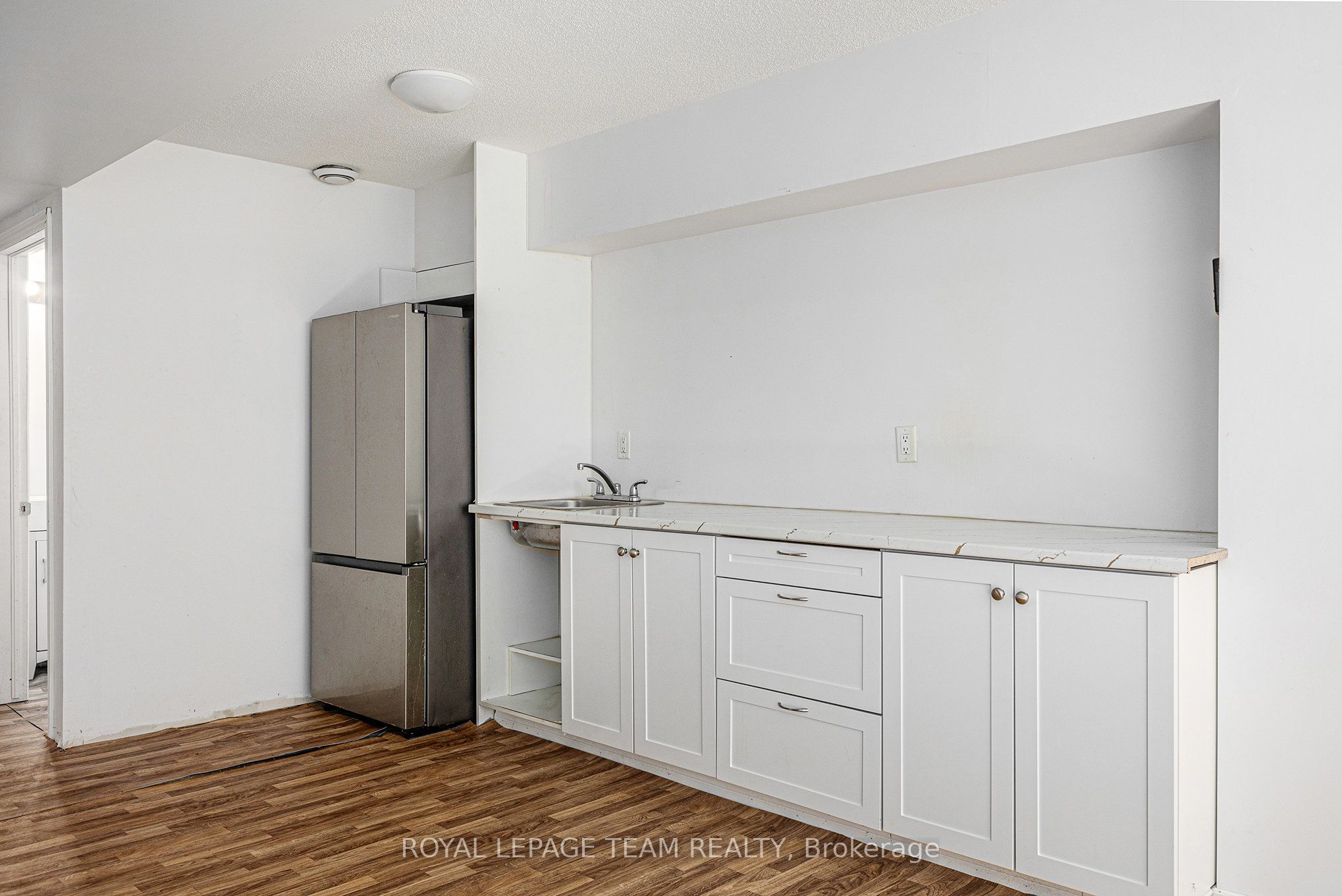 2833 Dunrobin Road Property Photo 26