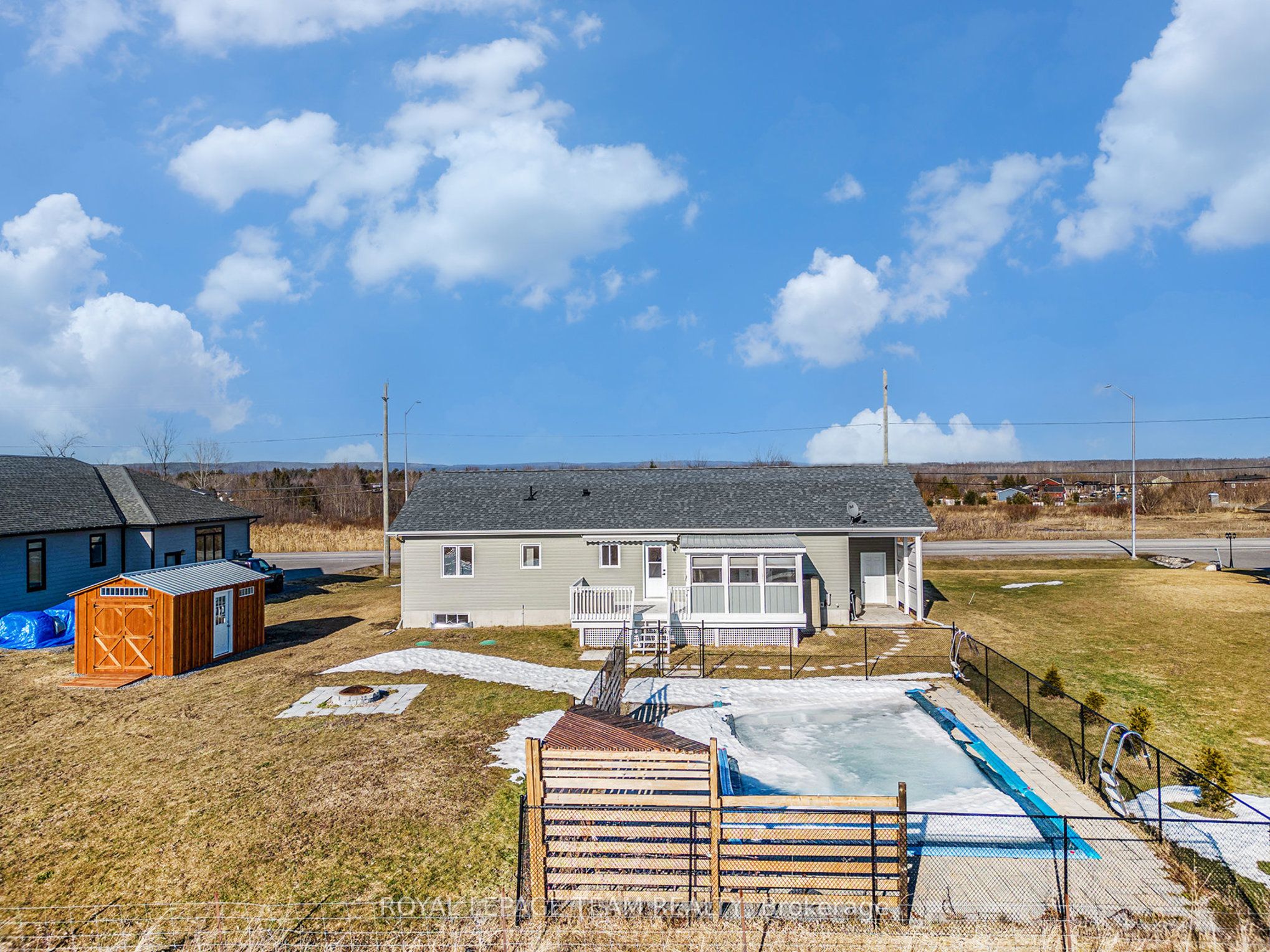 2833 Dunrobin Road Property Photo 40