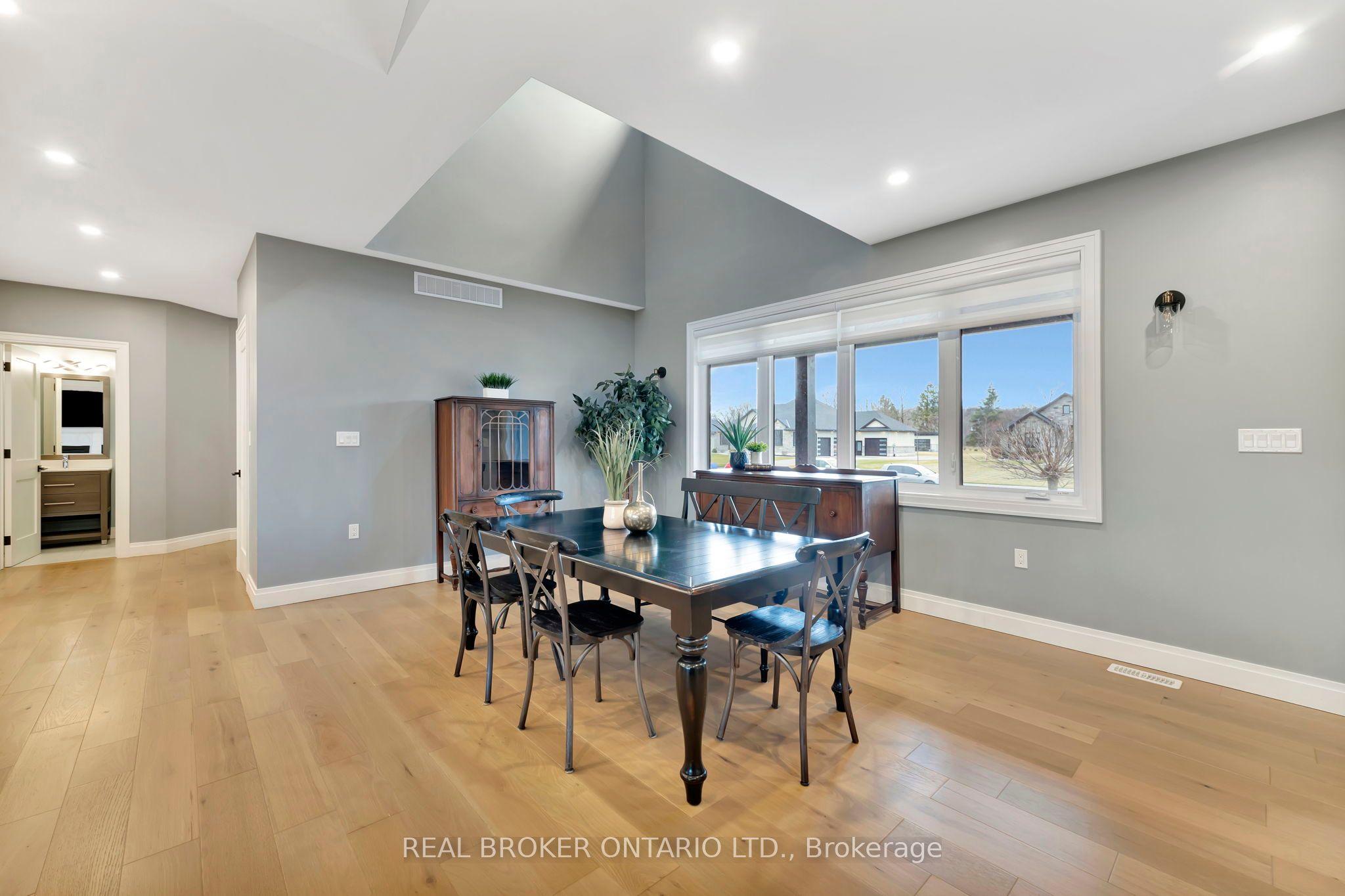 66 August Crescent Property Photo 9