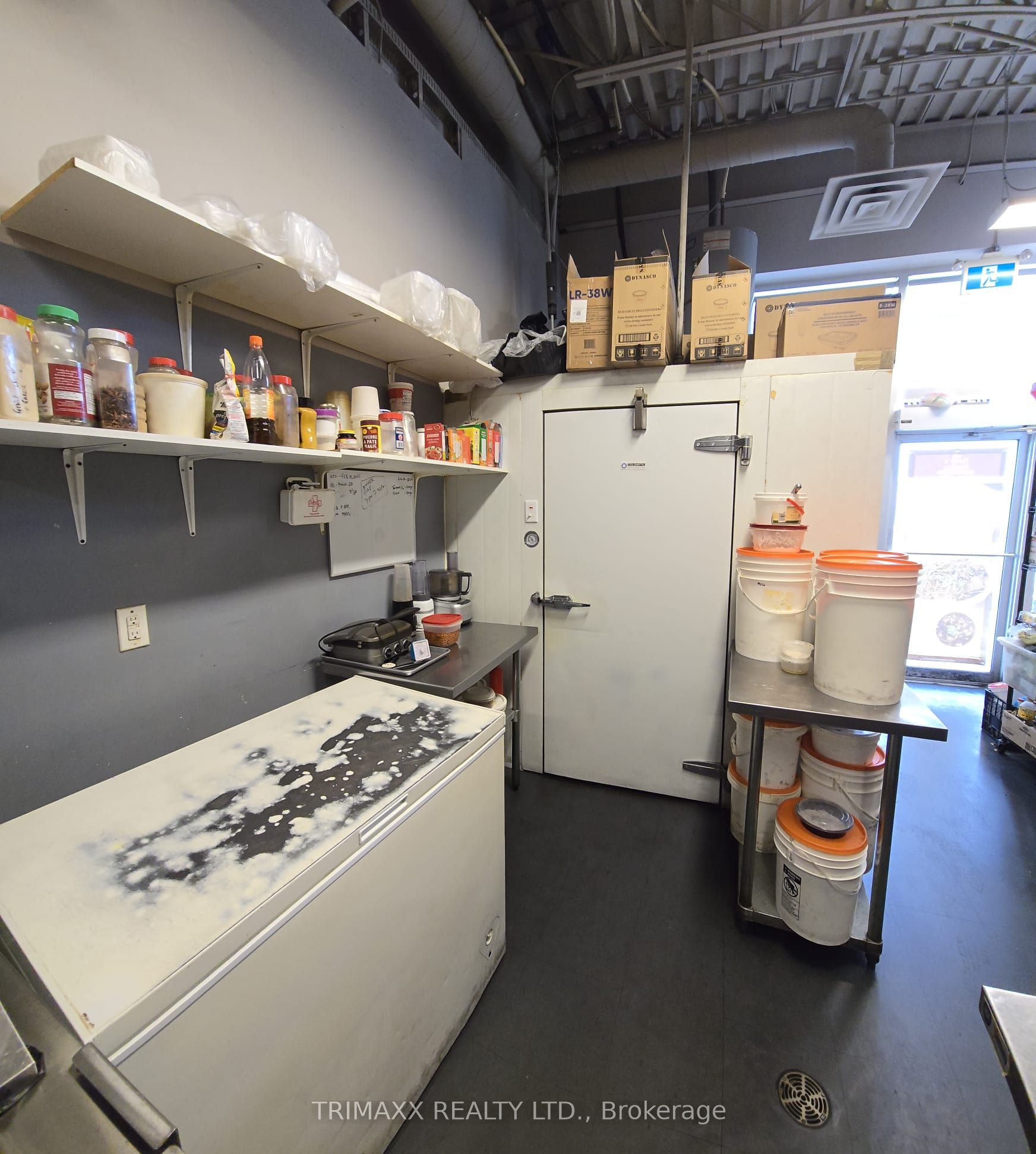 #e 104 - 4195 King Street Property Photo 16