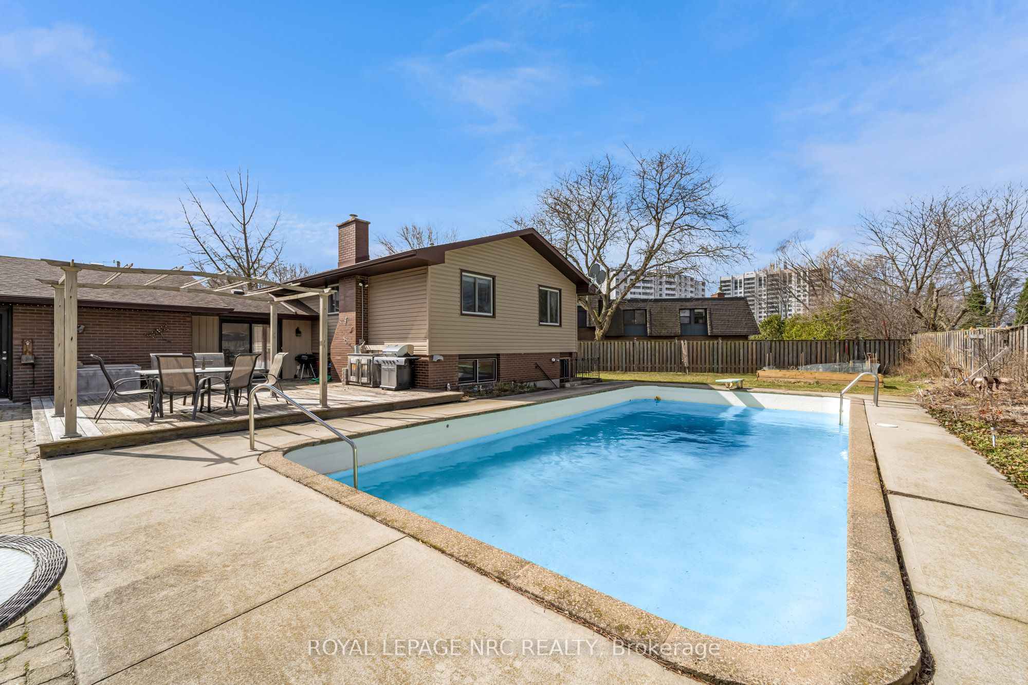 3 Pyramid Place Property Photo 36