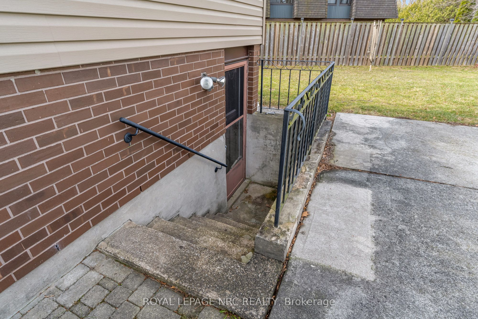 3 Pyramid Place Property Photo 39