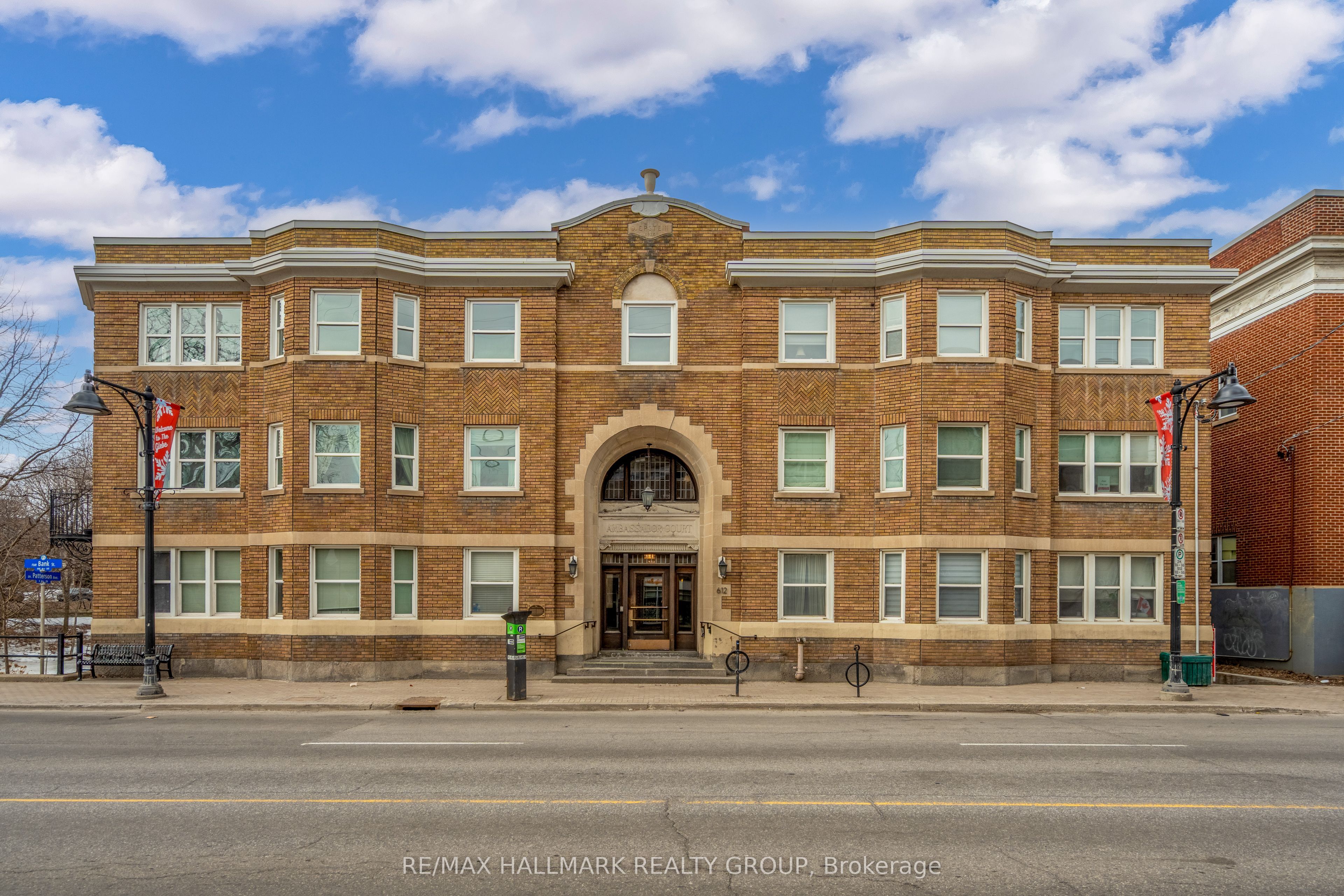 612 Bank St Property Photo