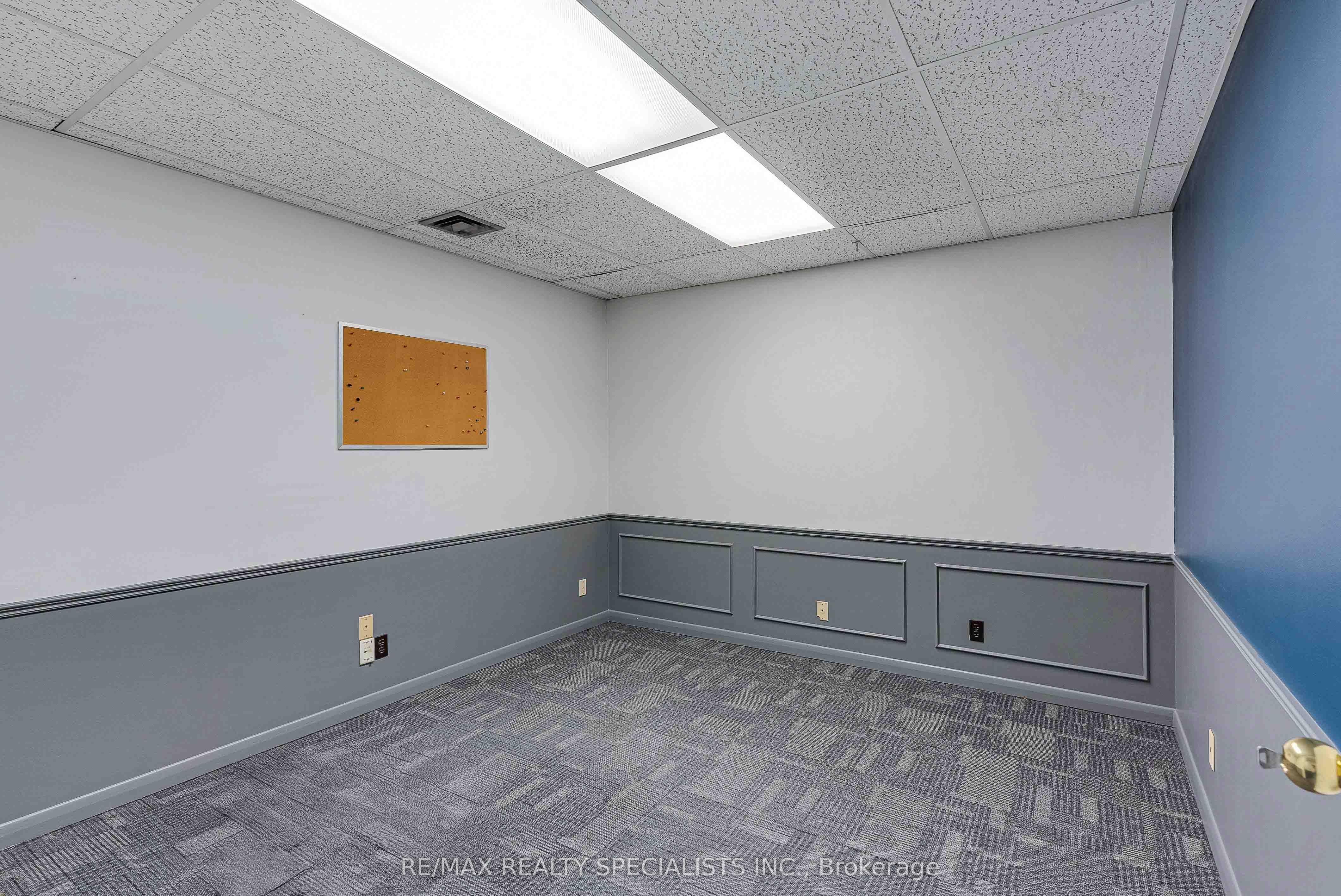 2109 Oxford Street Property Photo 8