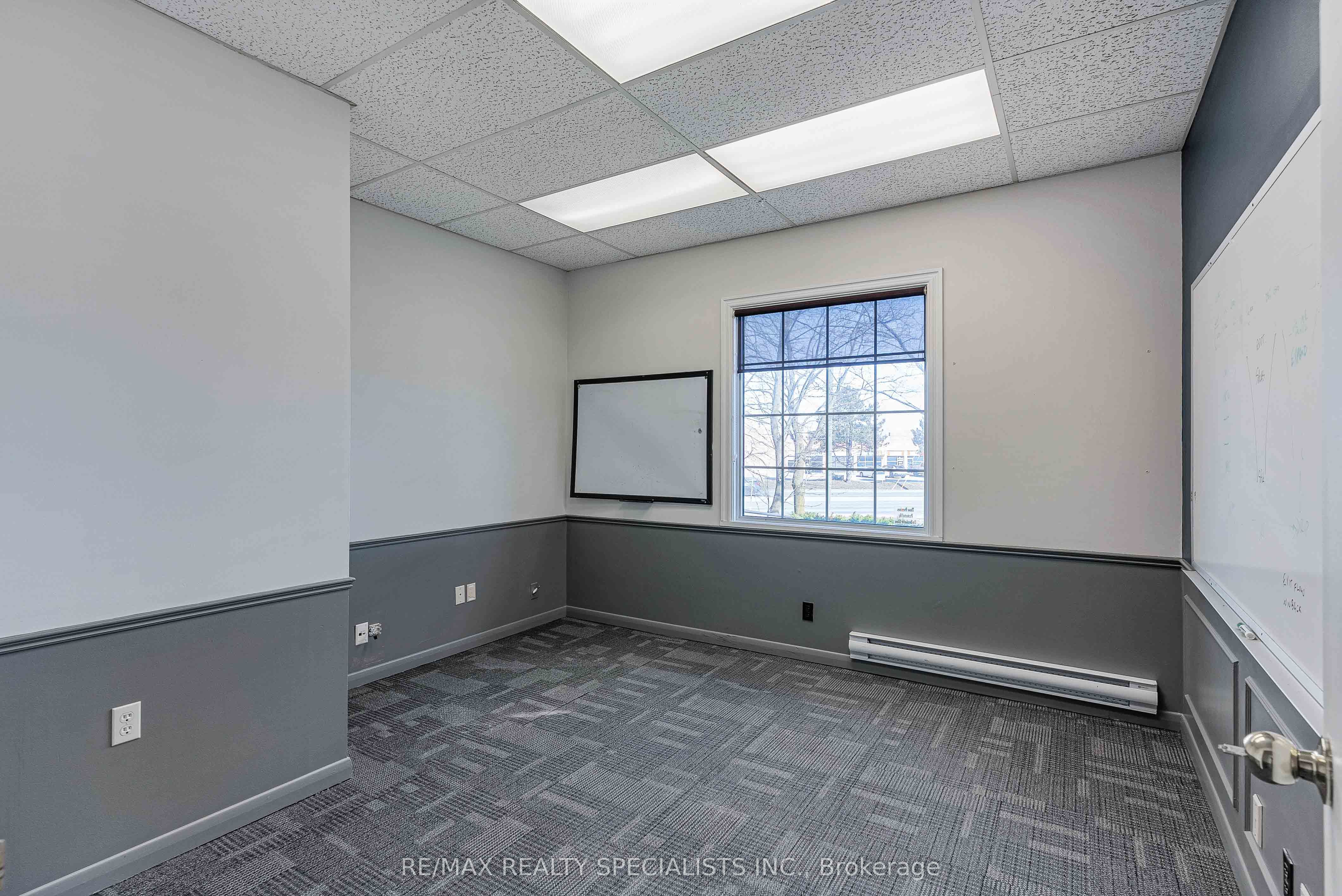2109 Oxford Street Property Photo 9