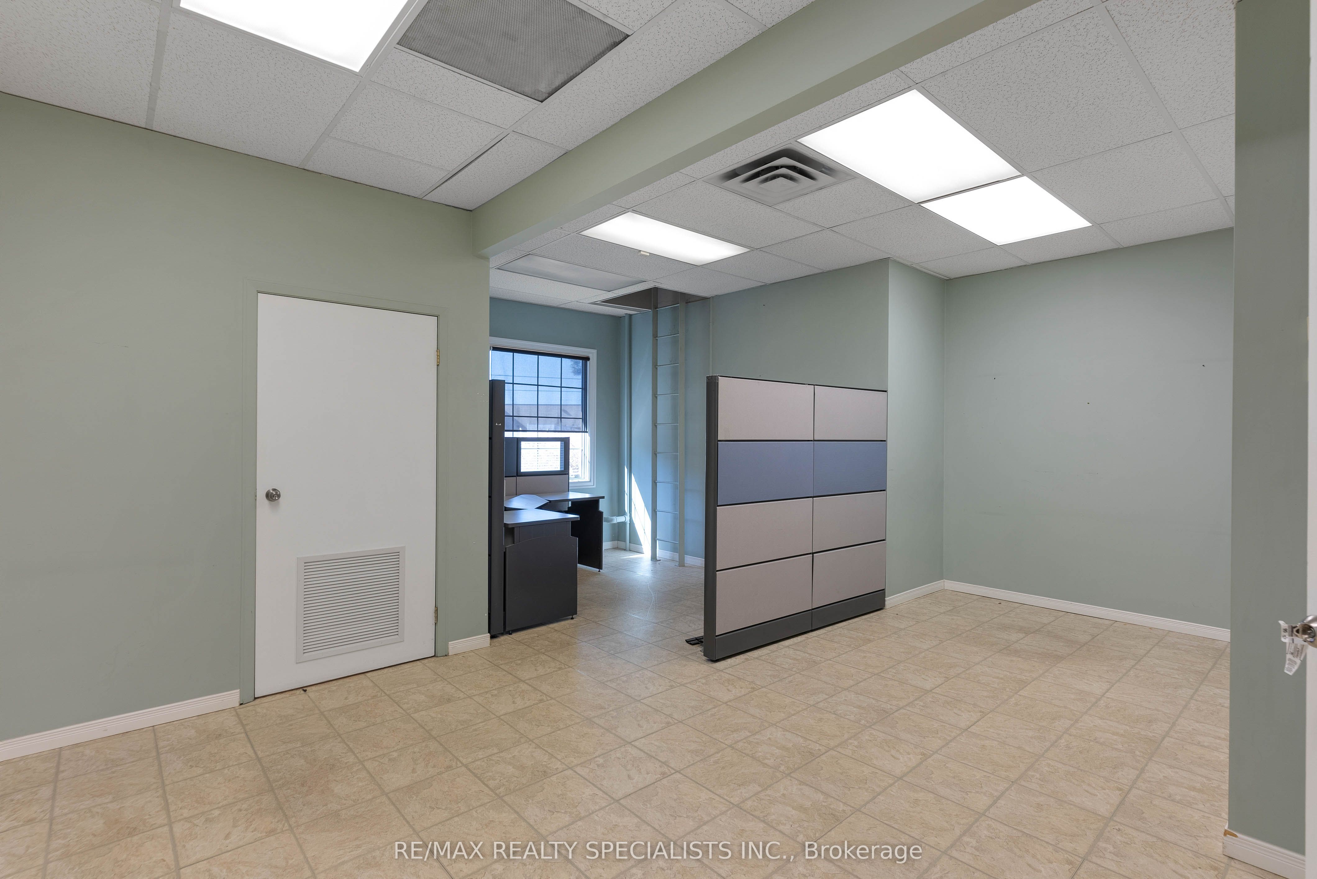2109 Oxford Street Property Photo 11