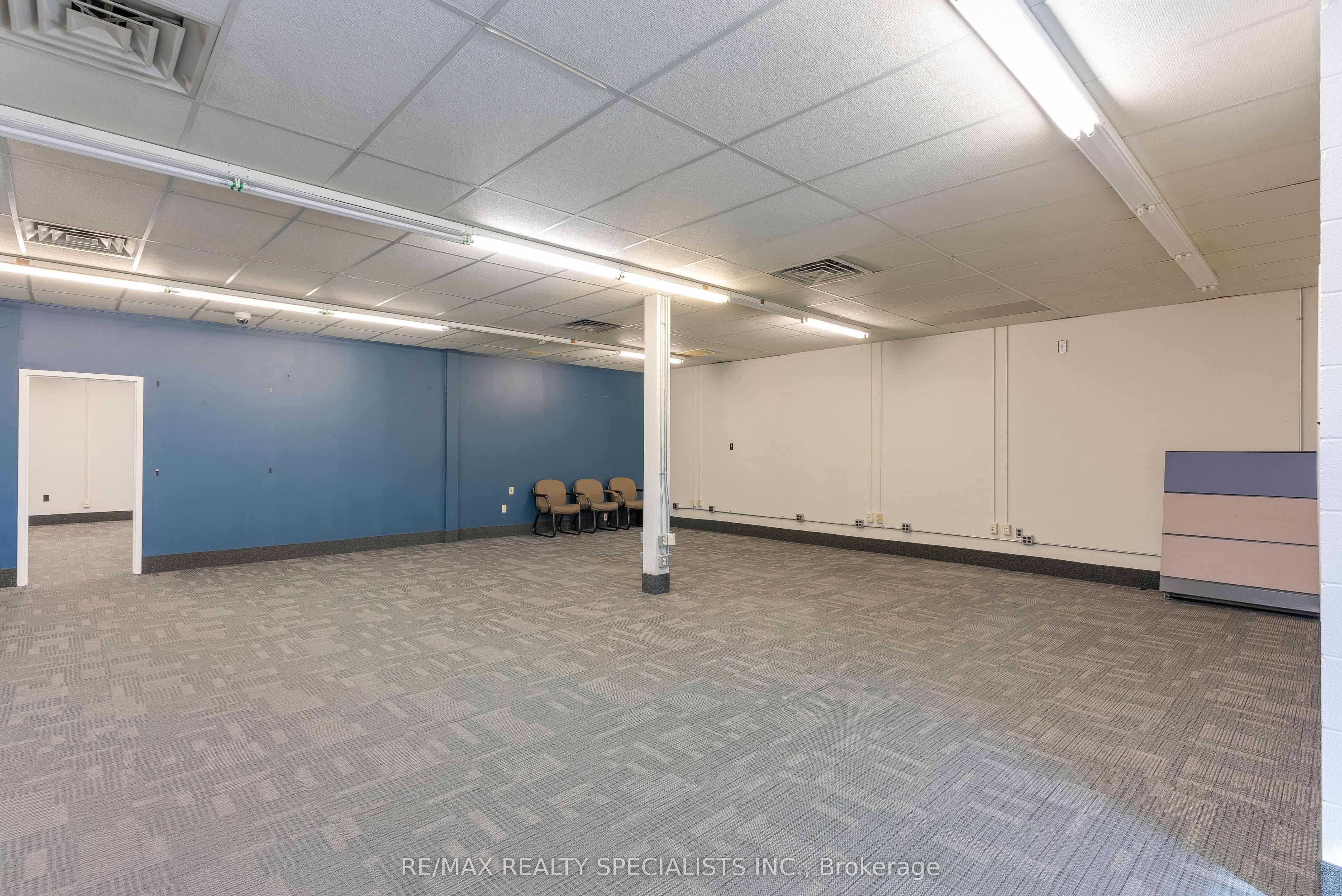 2109 Oxford Street Property Photo 13