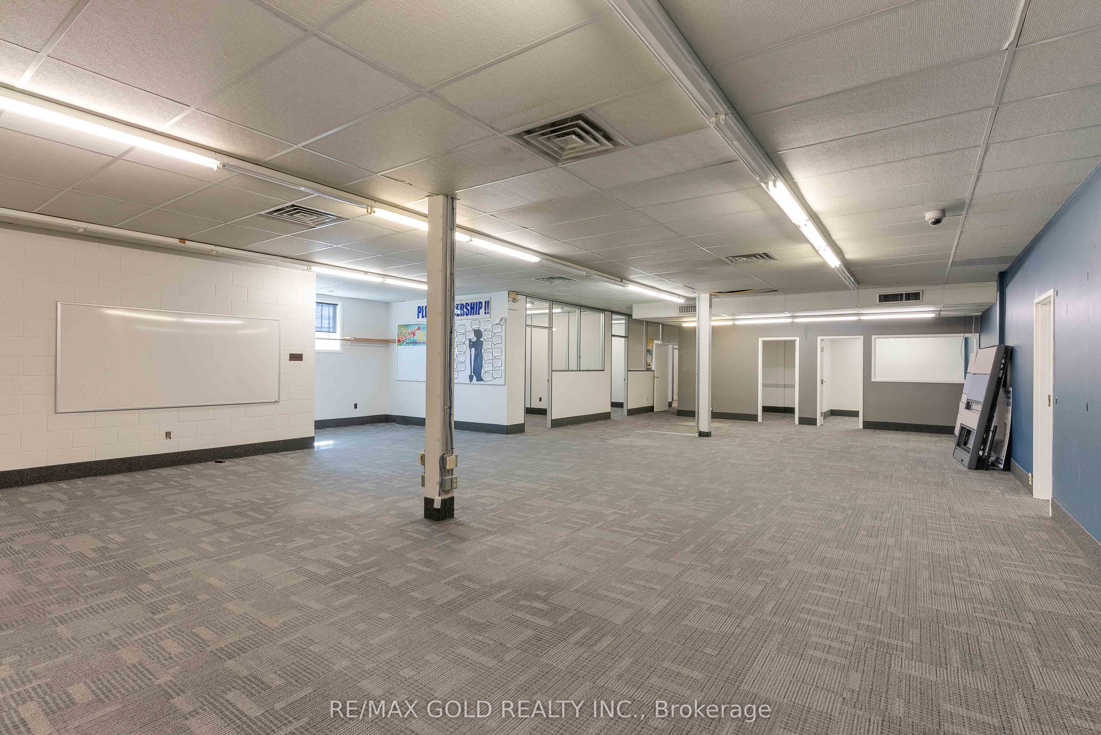 2109 Oxford Street Property Photo 14