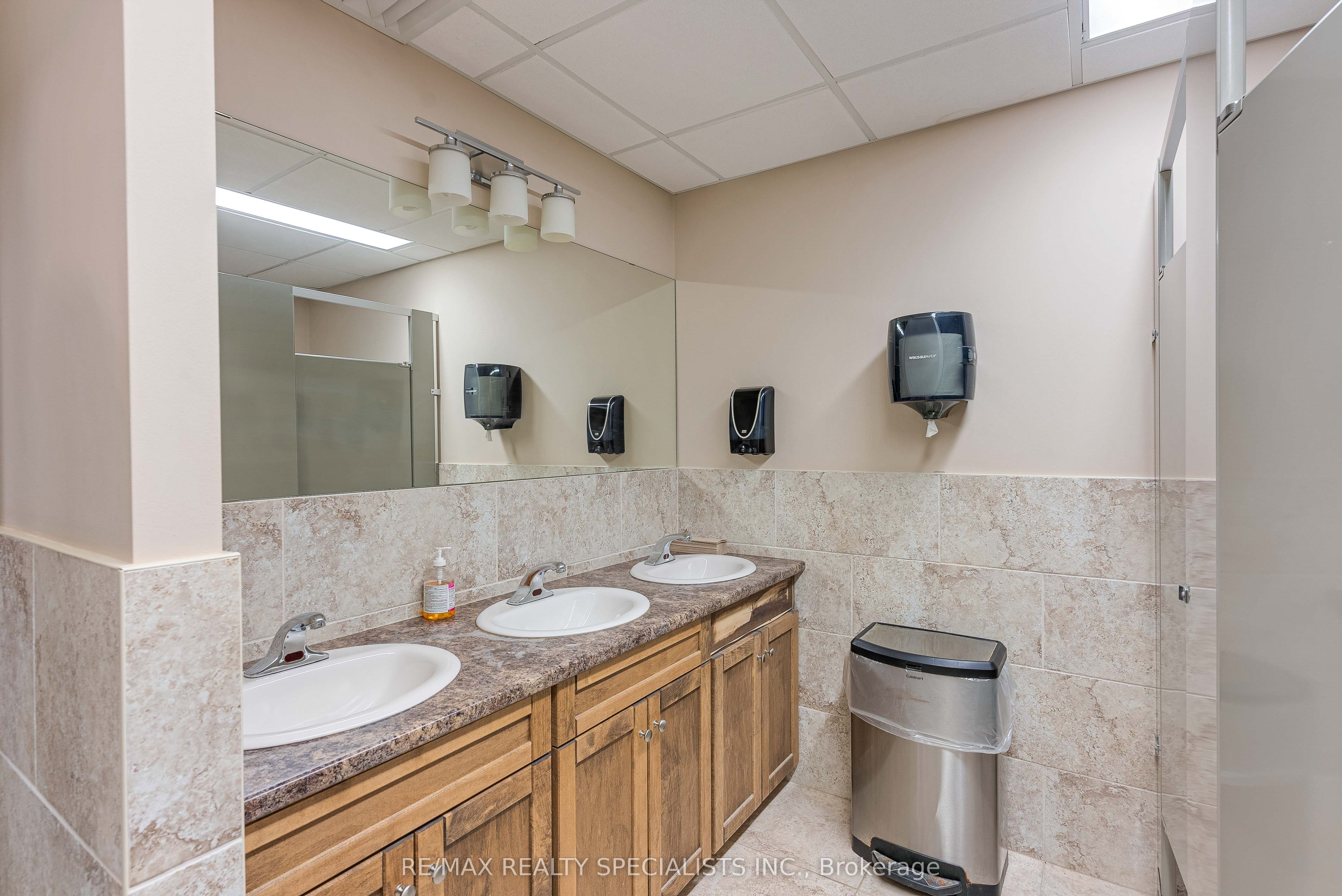 2109 Oxford Street Property Photo 16