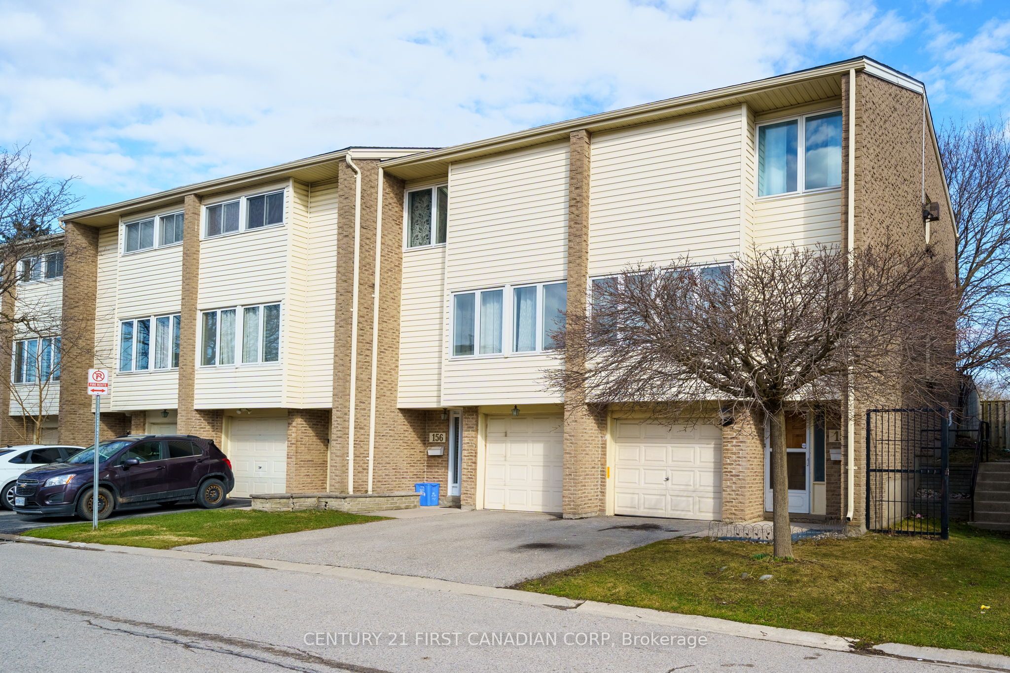 700 Osgoode Dr Property Photo