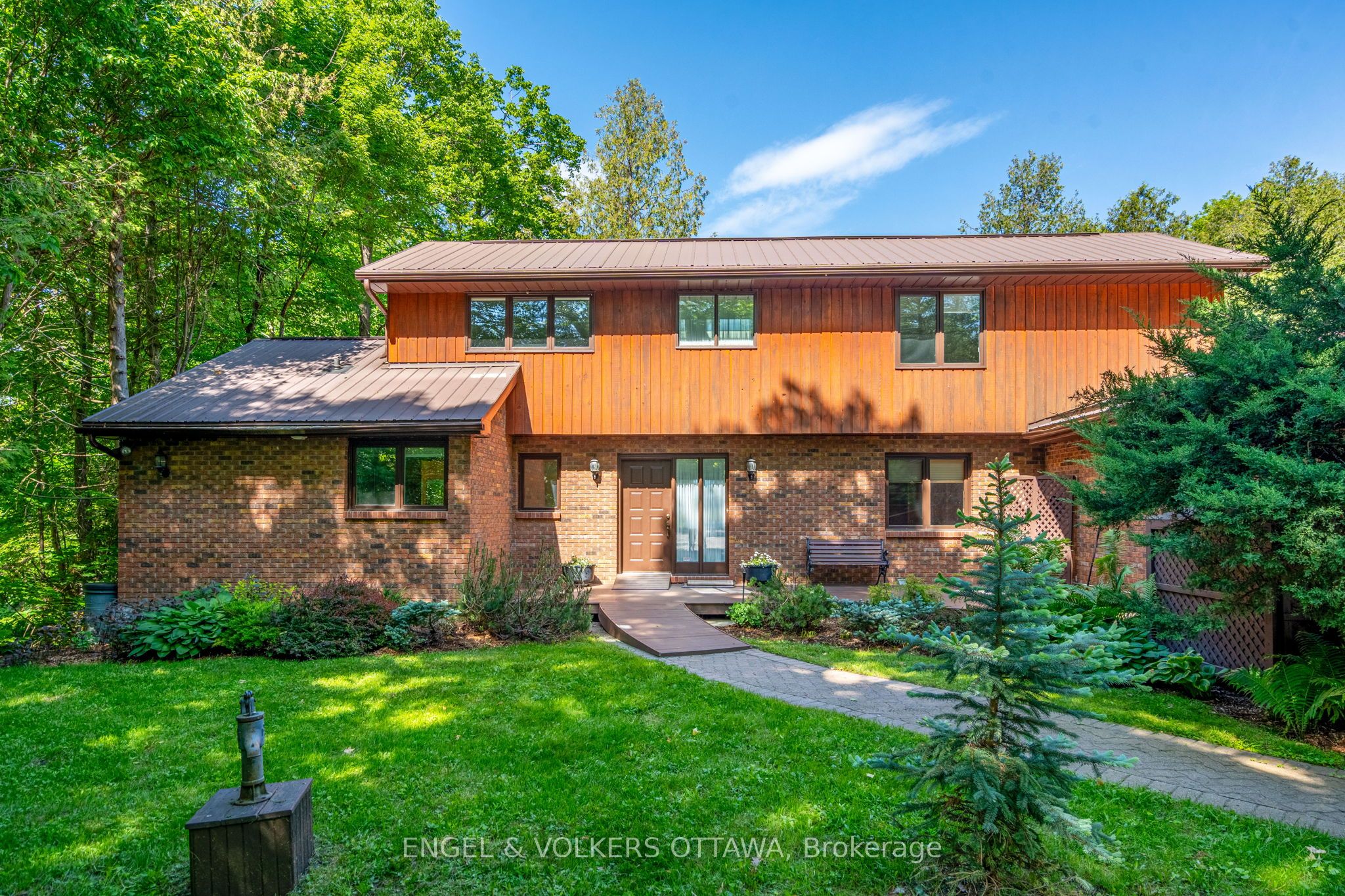 5468 Torbolton Ridge Rd Property Photo