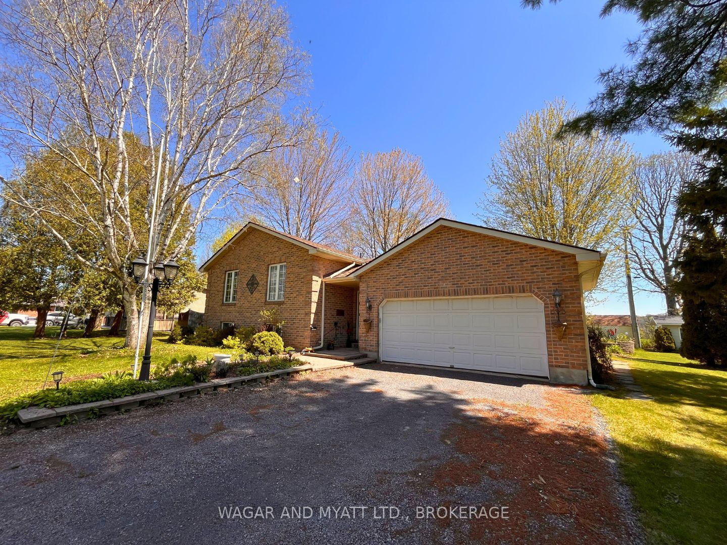 63 N Southwood Crescent N Property Photo 2