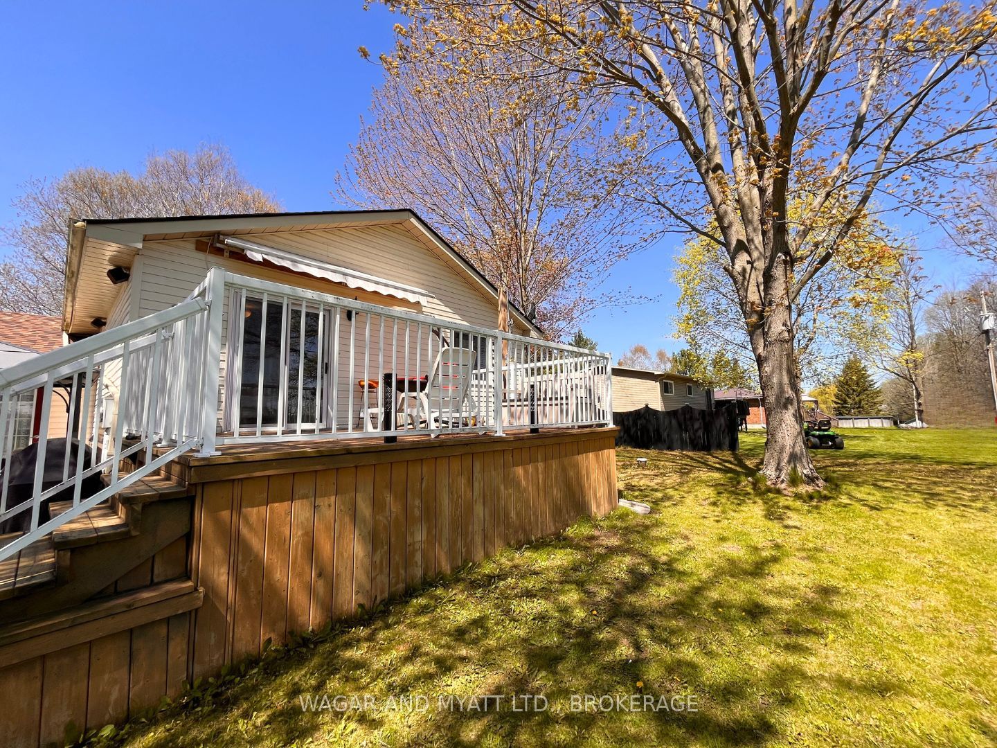 63 N Southwood Crescent N Property Photo 27