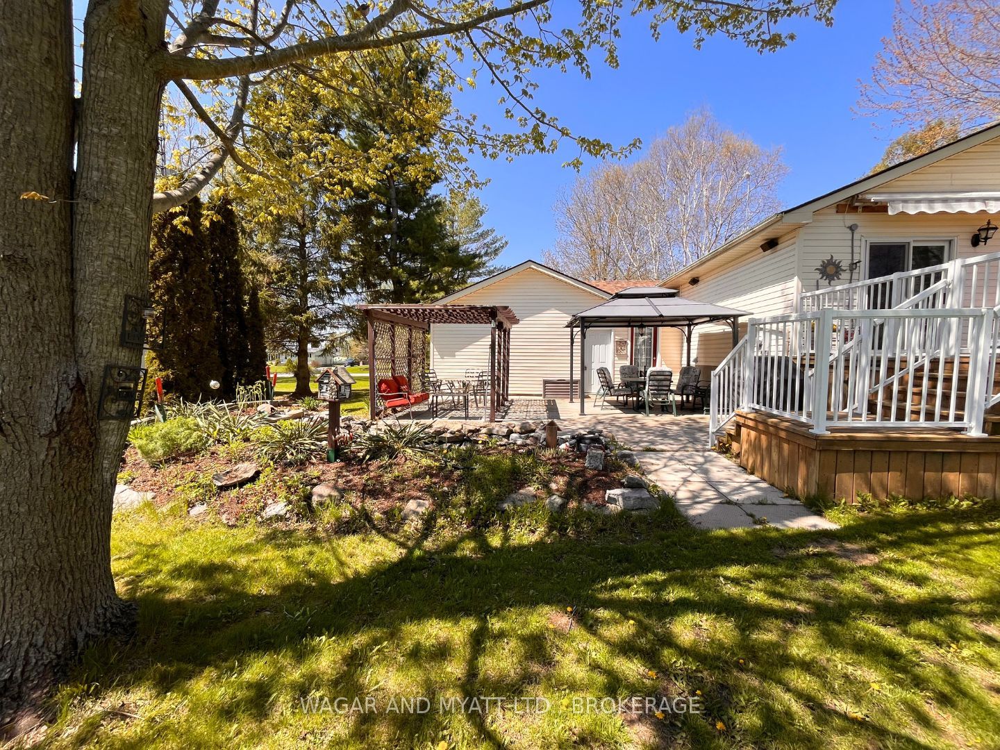 63 N Southwood Crescent N Property Photo 28