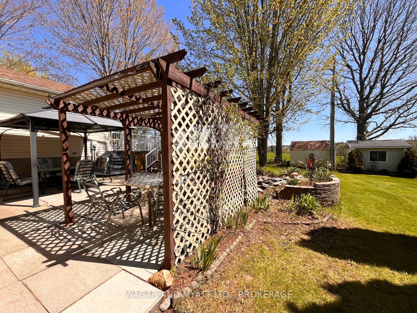 63 N Southwood Crescent N Property Photo 31