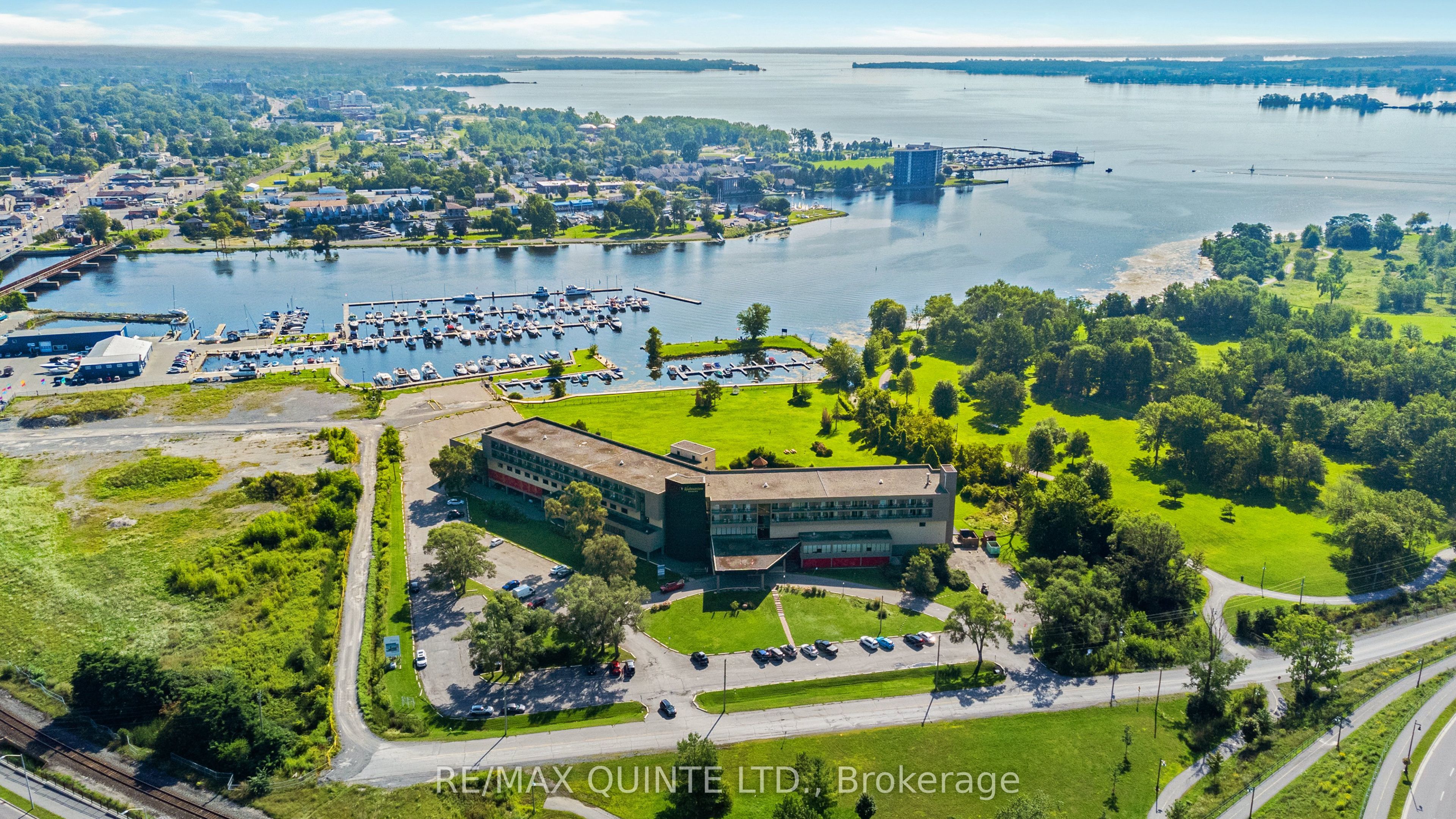 11 Bay Bridge Rd Property Photo