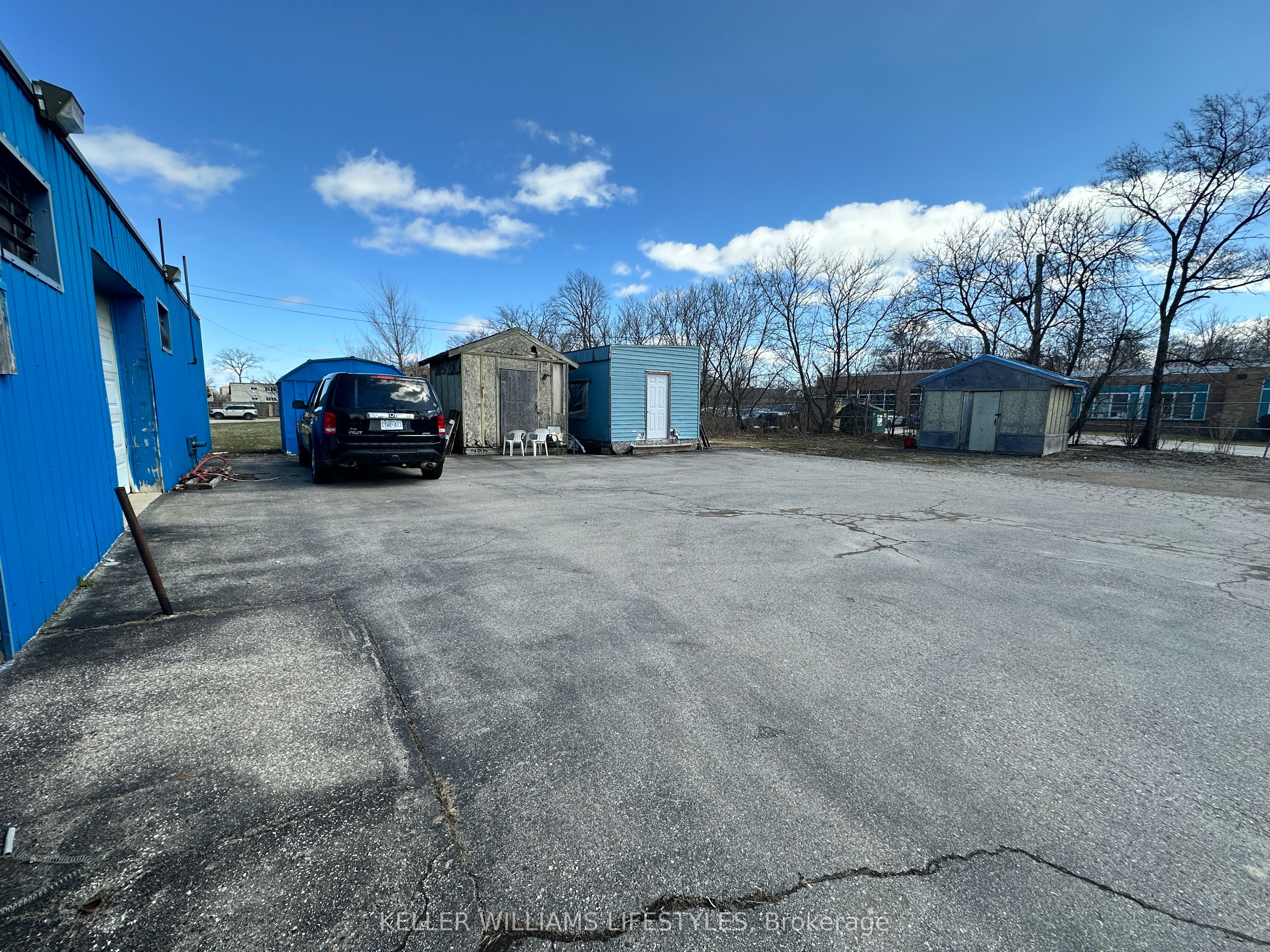 326 Springbank Drive Property Photo 3