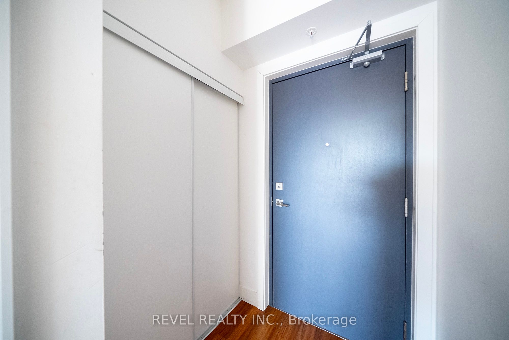 1 Wellington Street 413 Property Photo 5