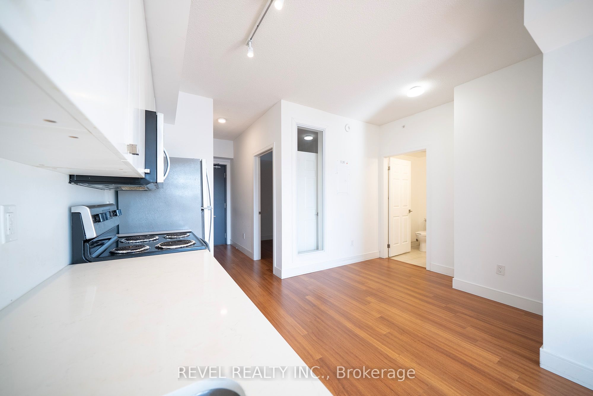 1 Wellington Street 413 Property Photo 8