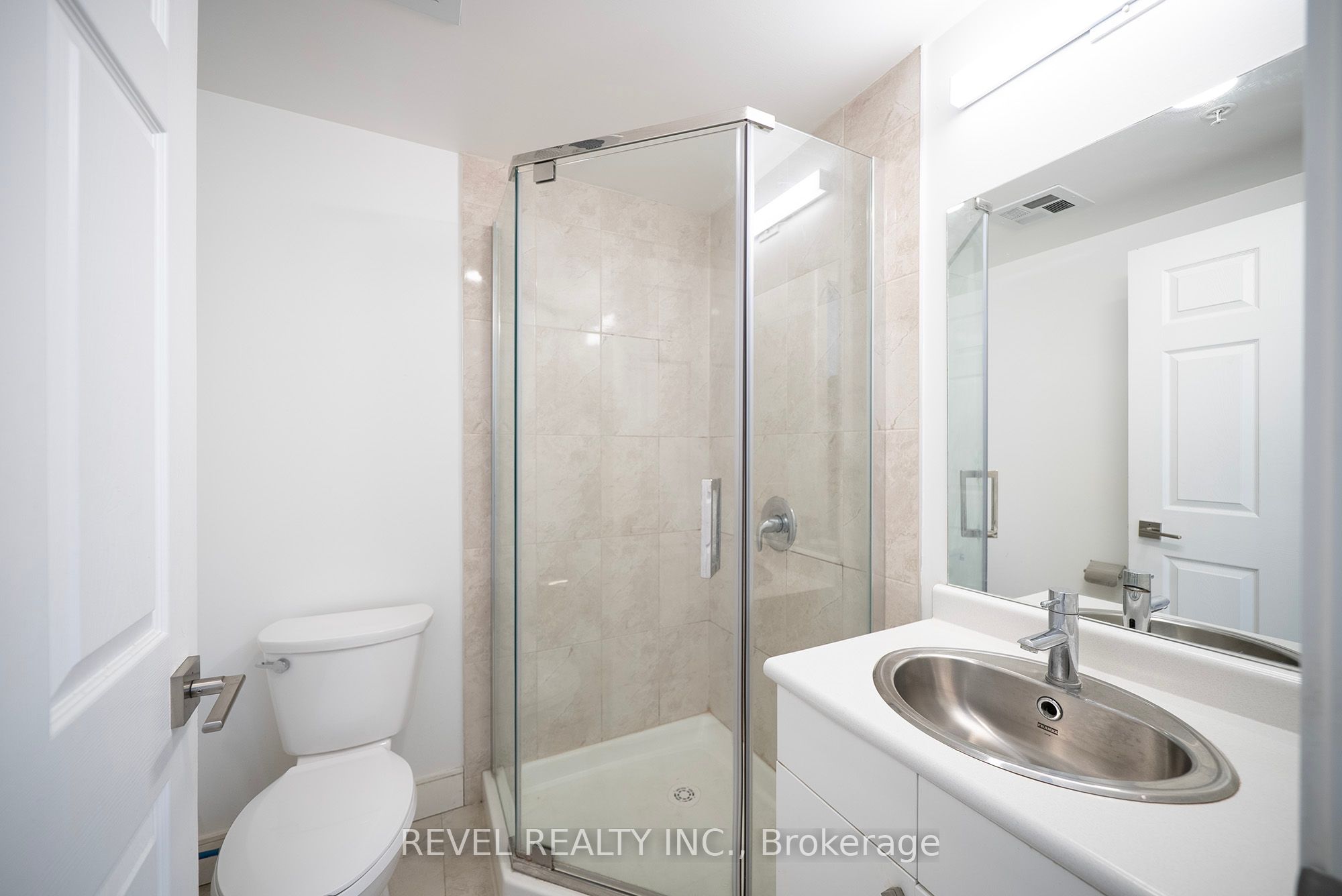 1 Wellington Street 413 Property Photo 10