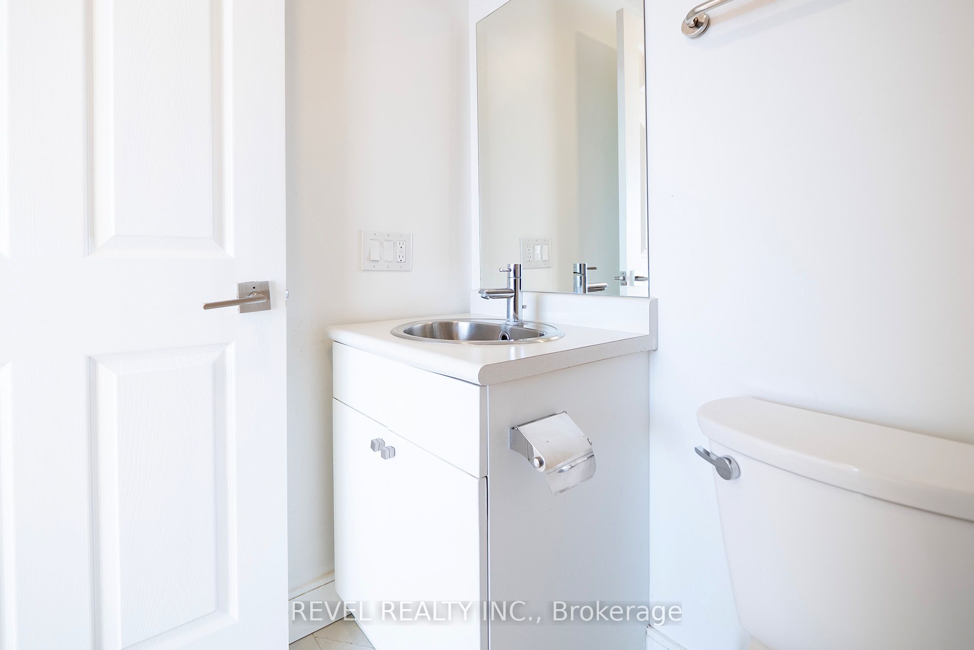 1 Wellington Street 413 Property Photo 16