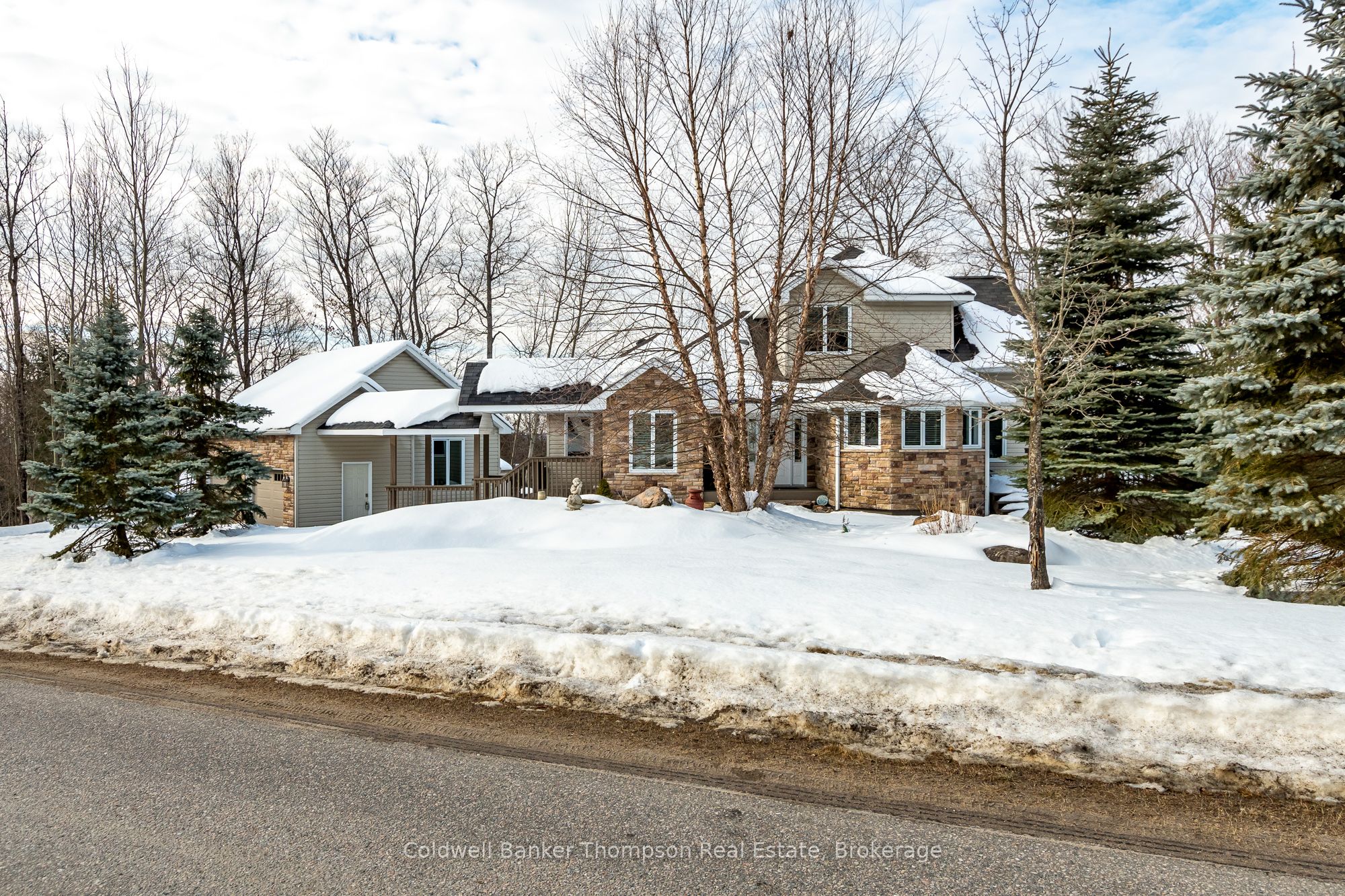 30 Deerfoot Trl Property Photo