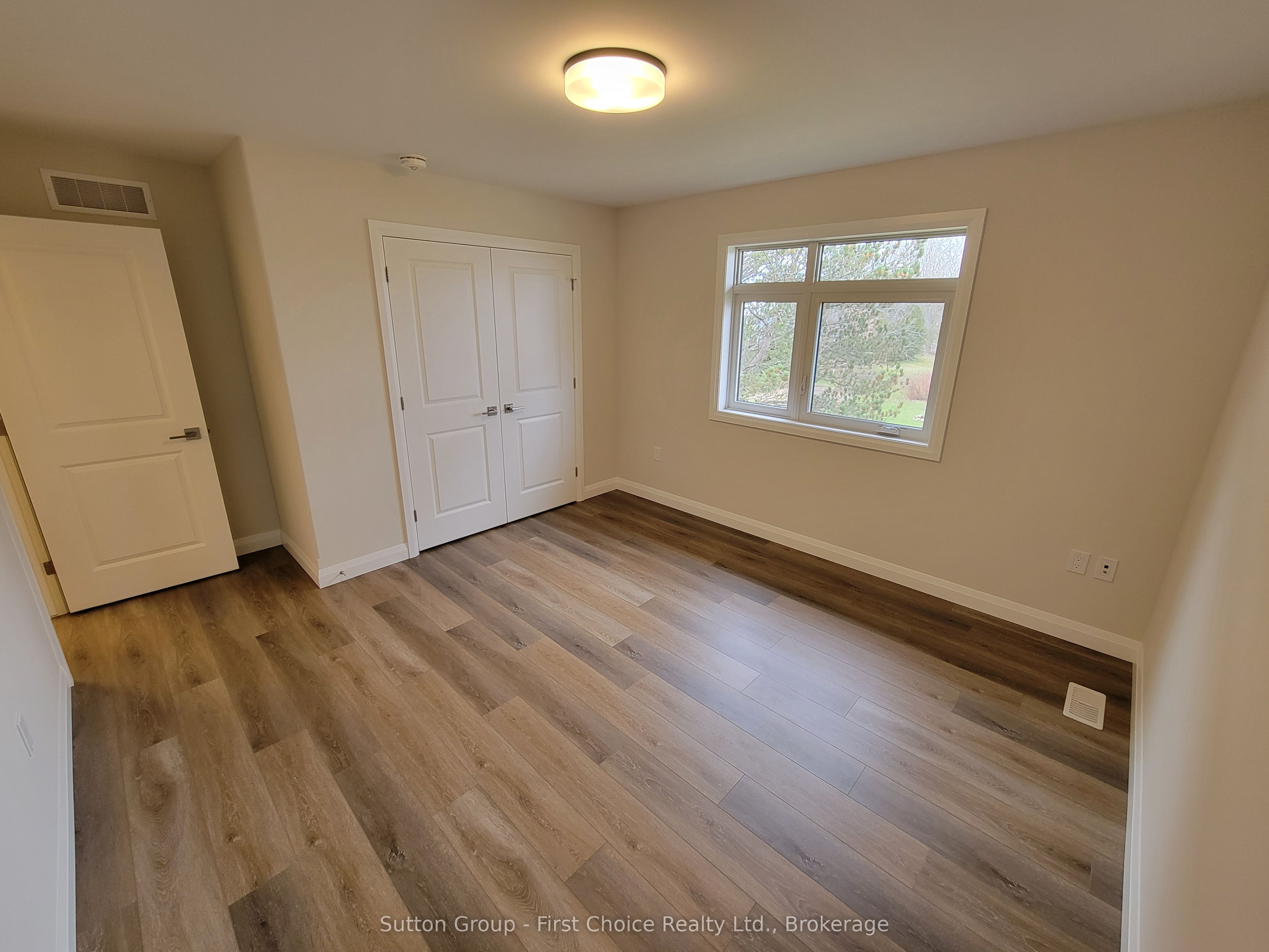 549 Albert Street Property Photo 14
