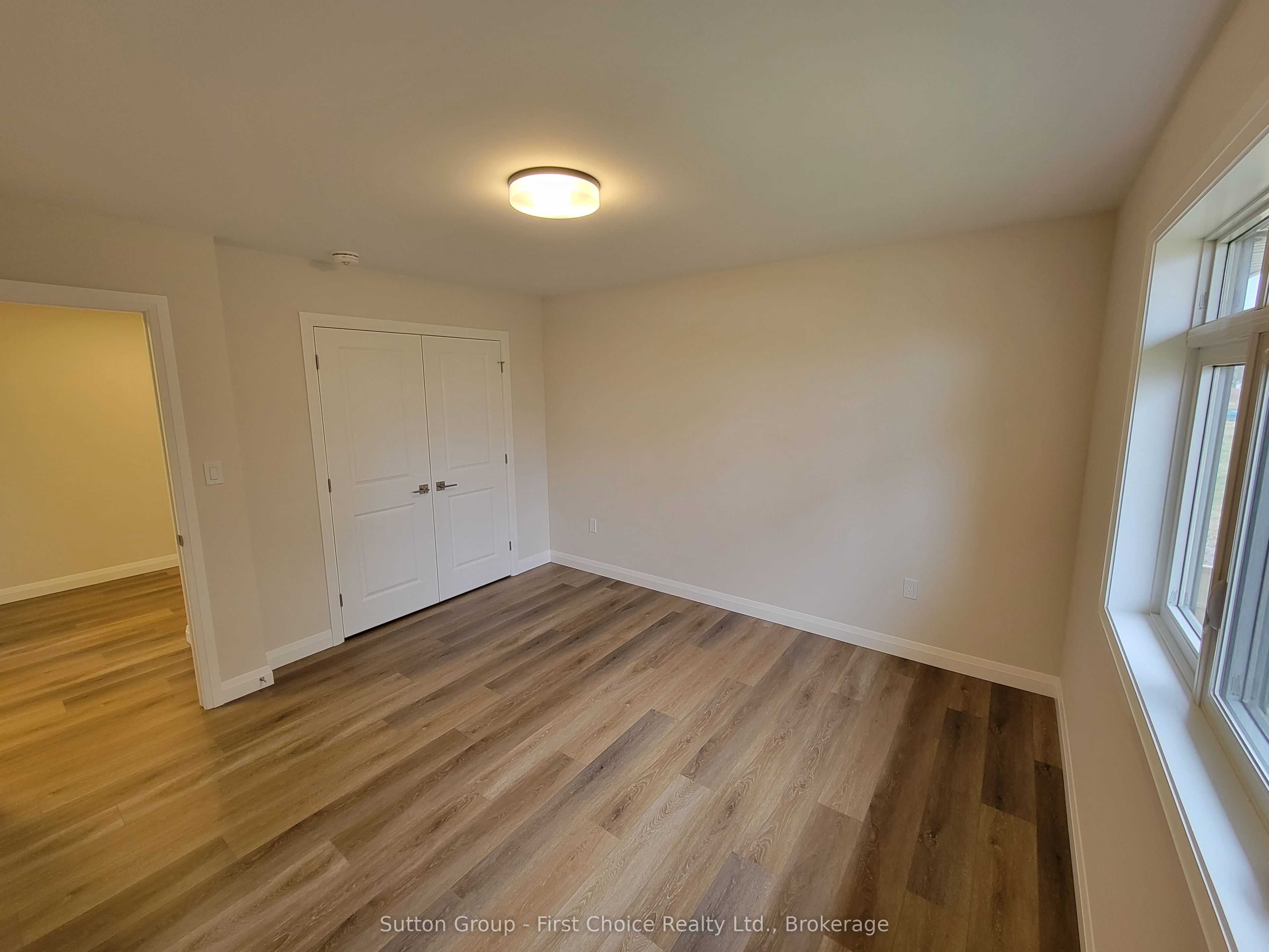 549 Albert Street Property Photo 15