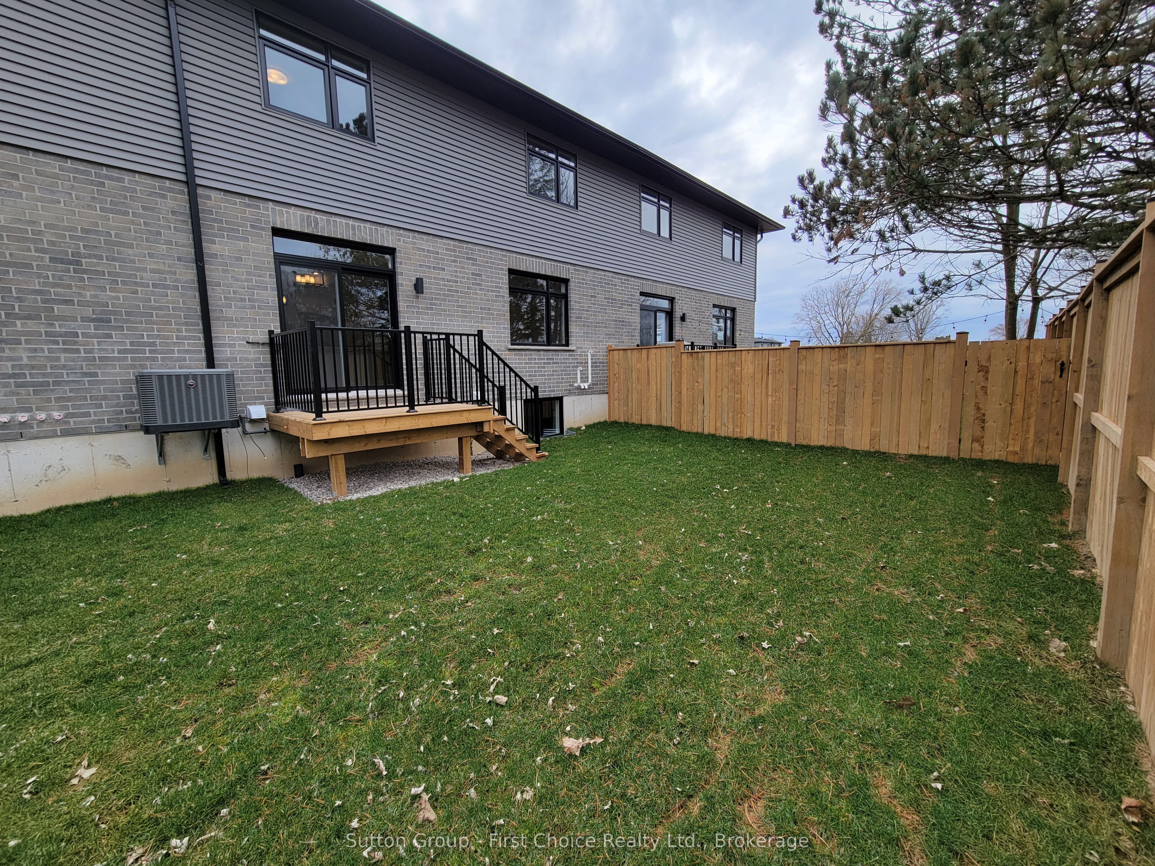 549 Albert Street Property Photo 20