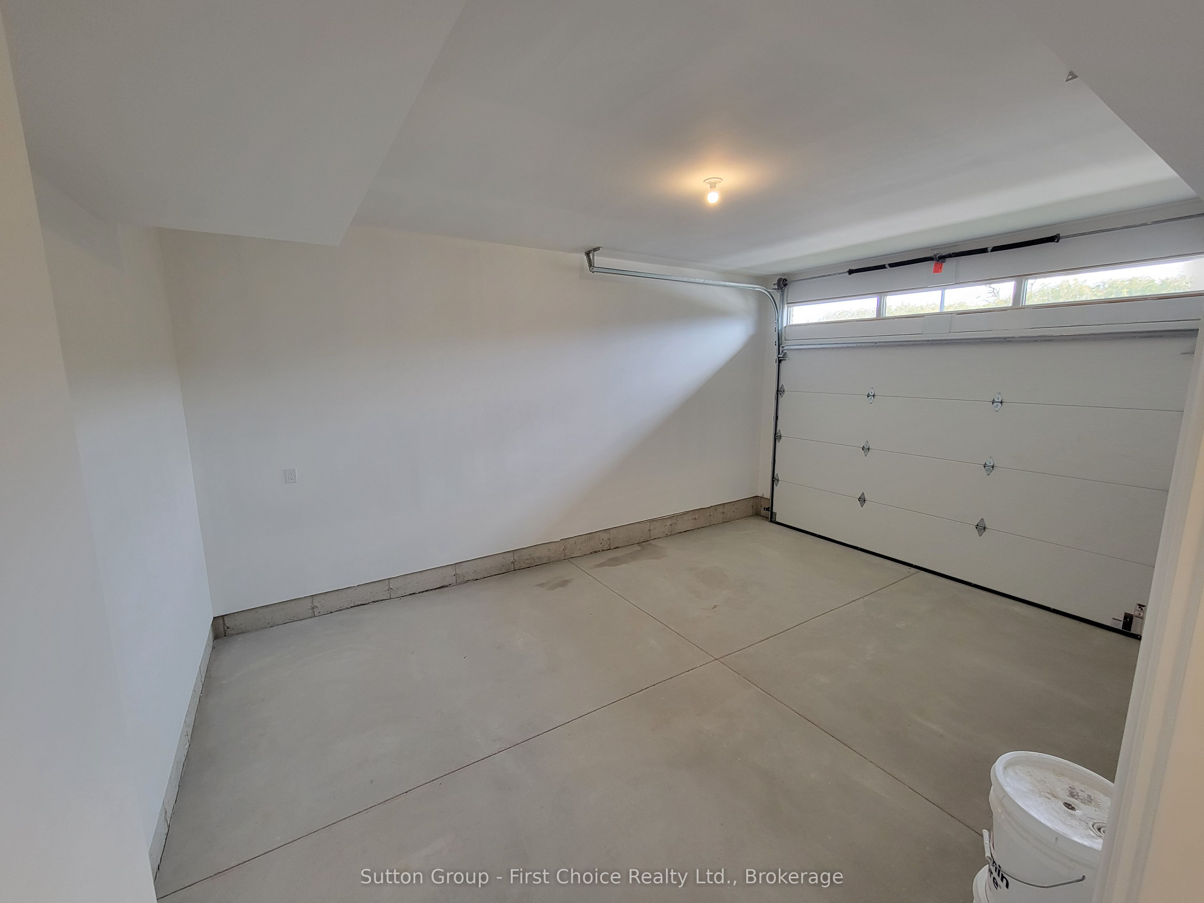 549 Albert Street Property Photo 22