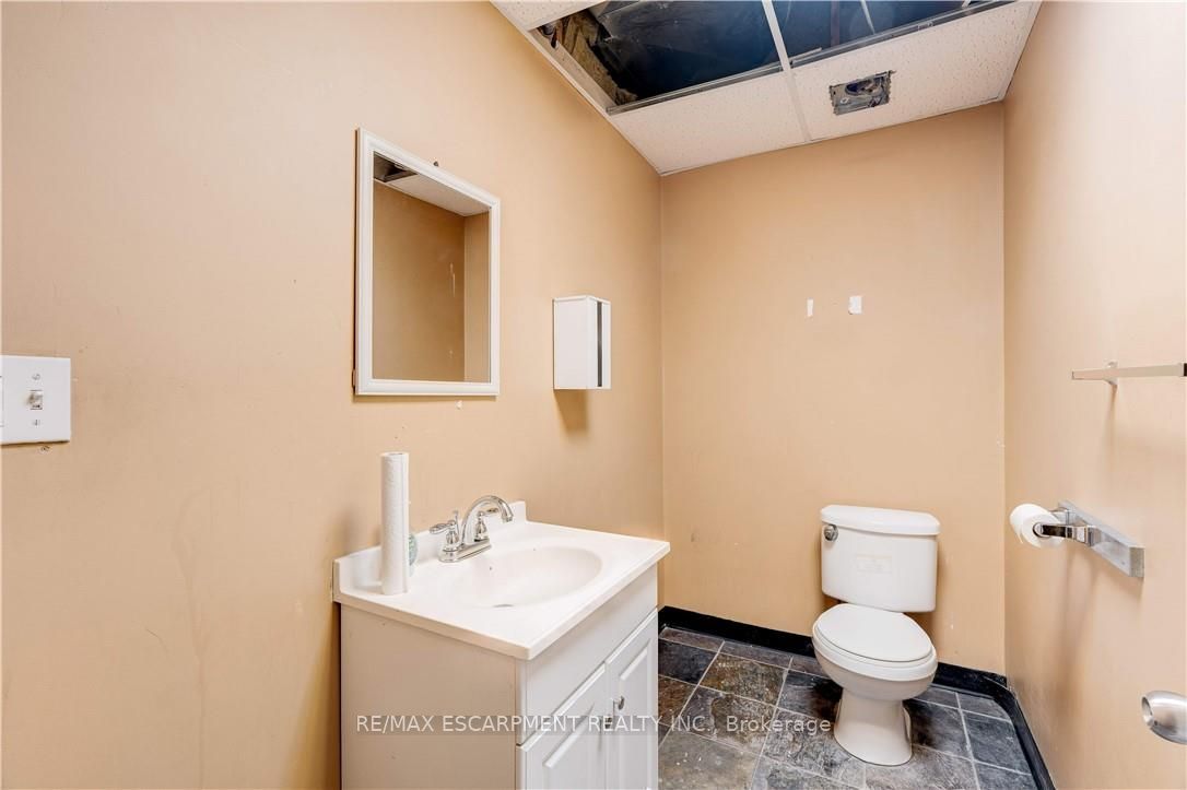 #main - 323-327 King Street Property Photo 10