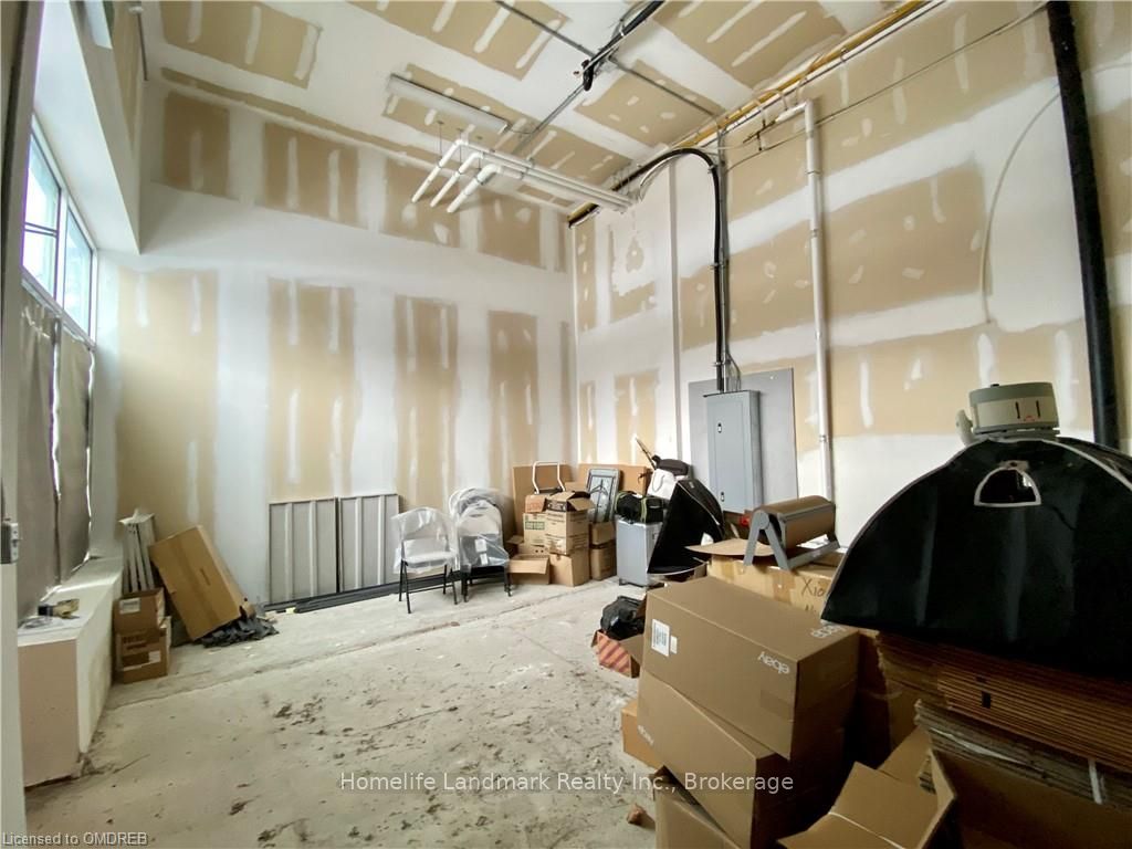 #102 - 288 Albert Street Property Photo 2
