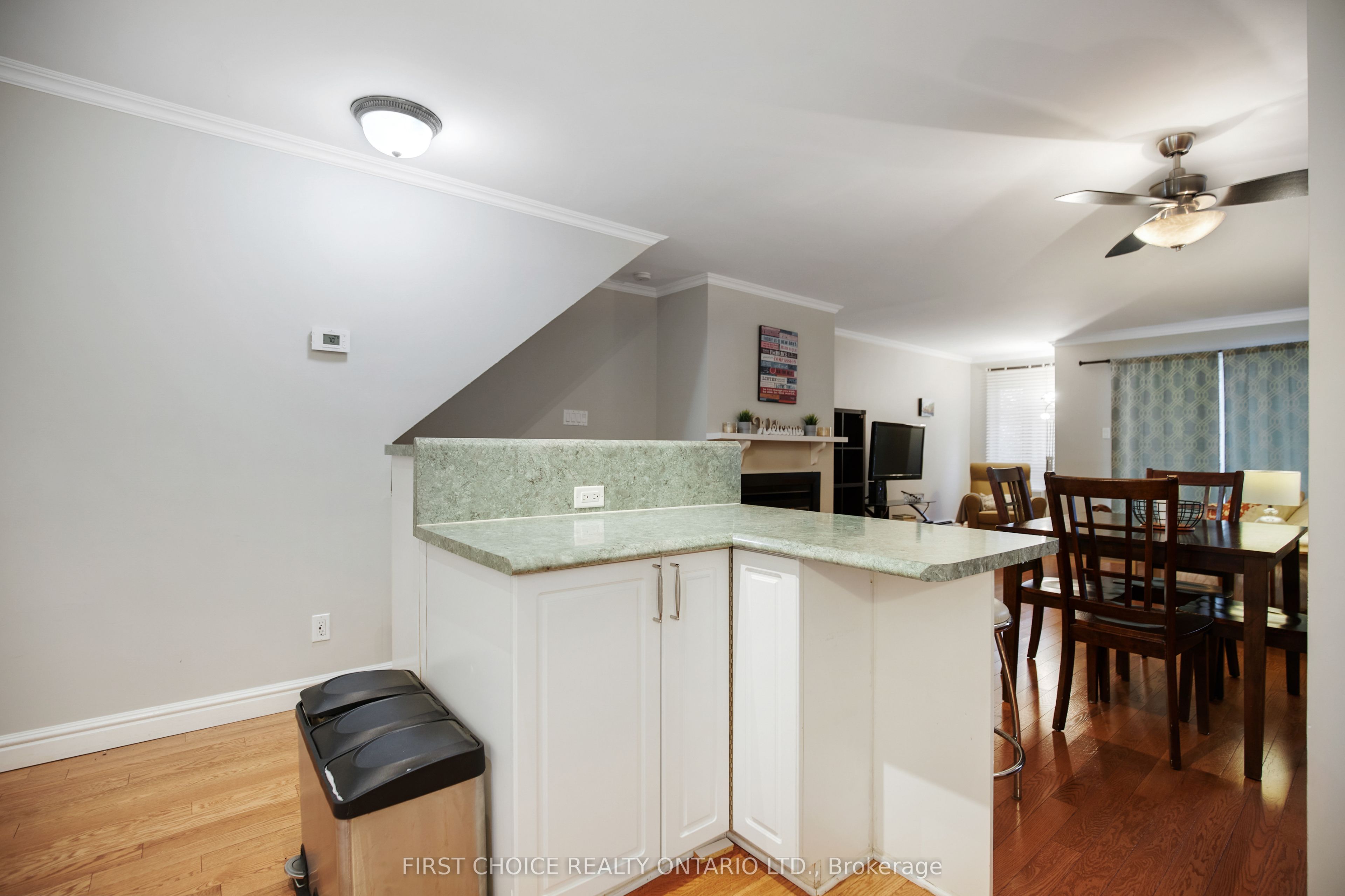 33 Crispin Private Property Photo 14