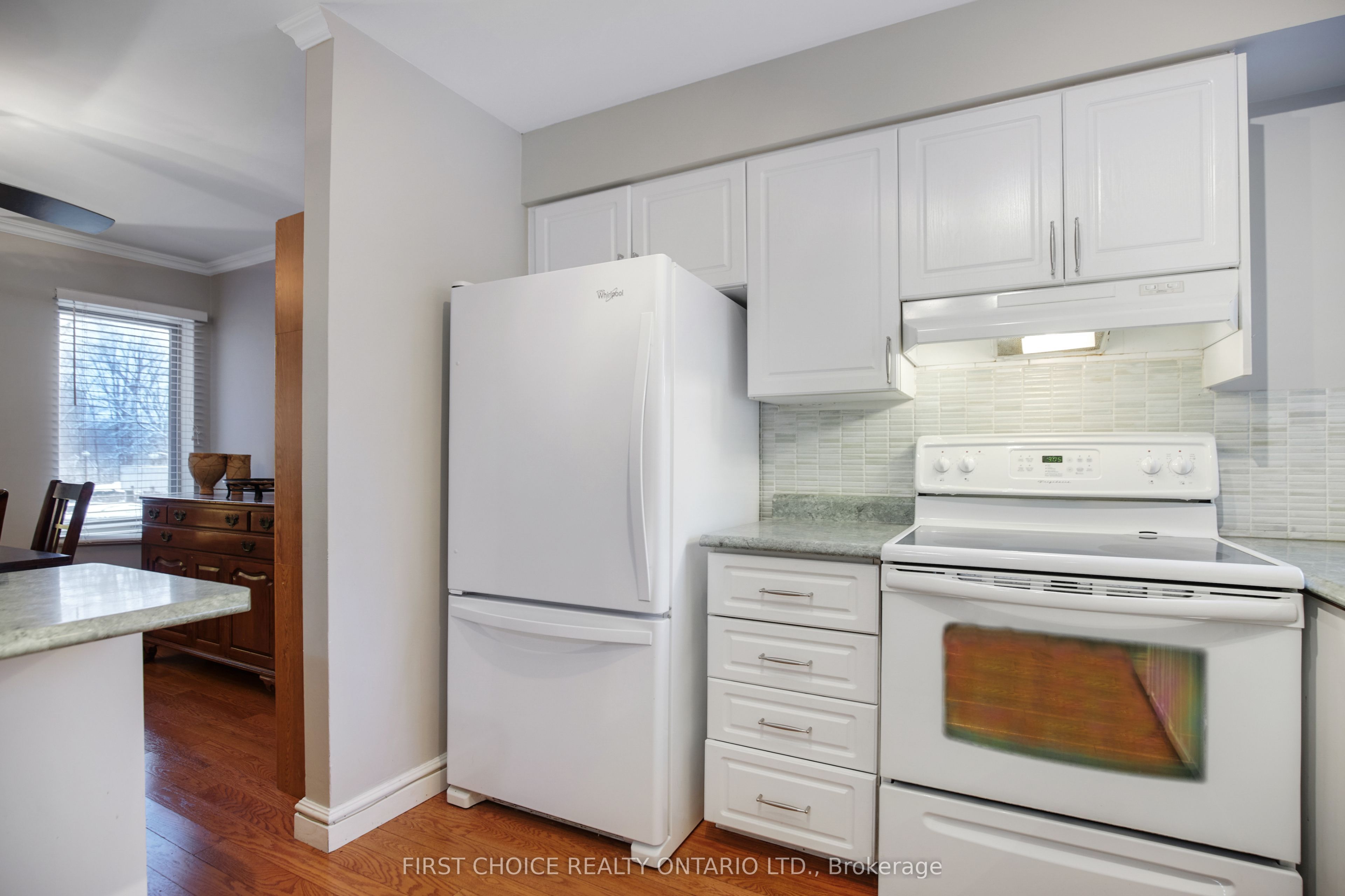 33 Crispin Private Property Photo 15