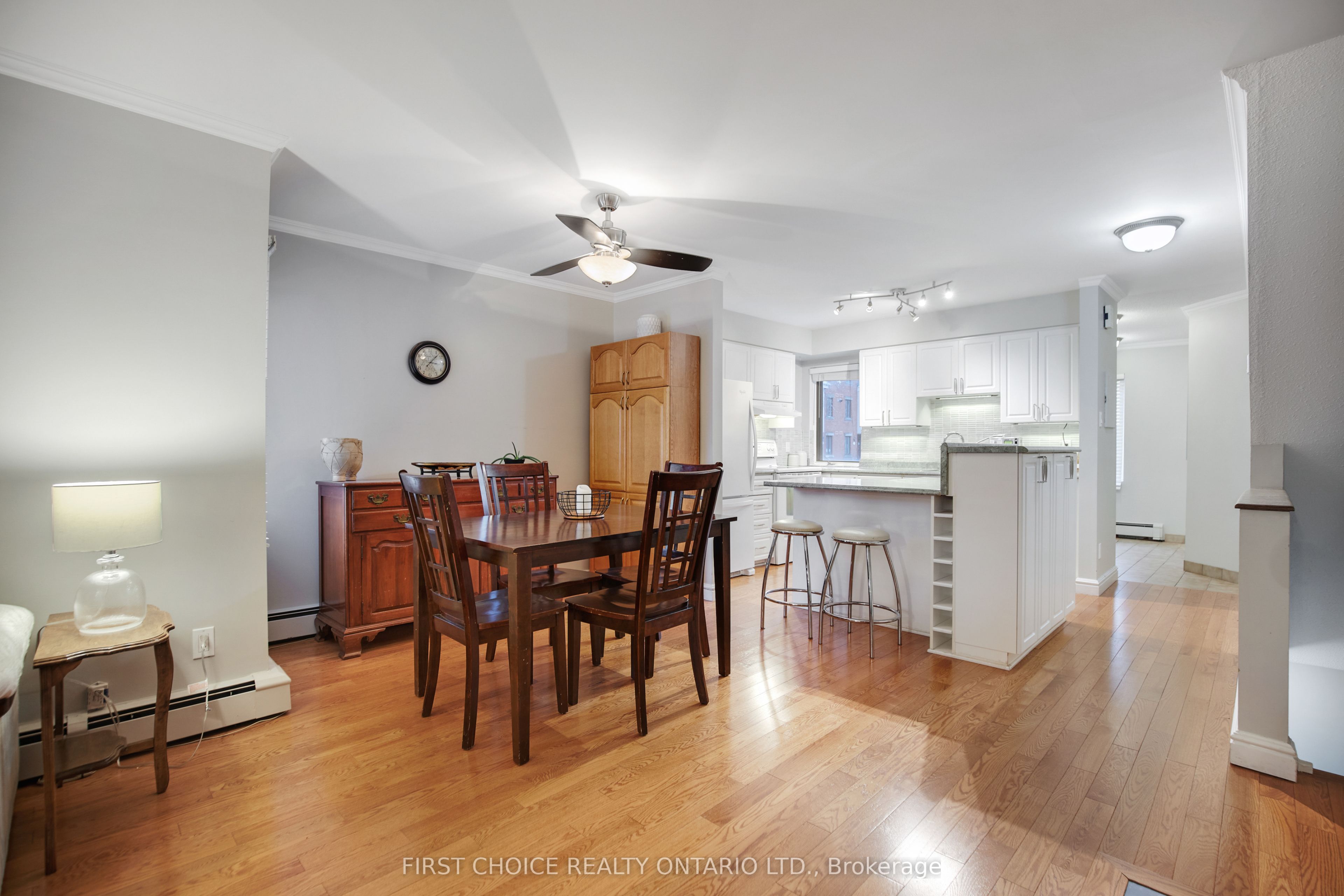 33 Crispin Private Property Photo 20
