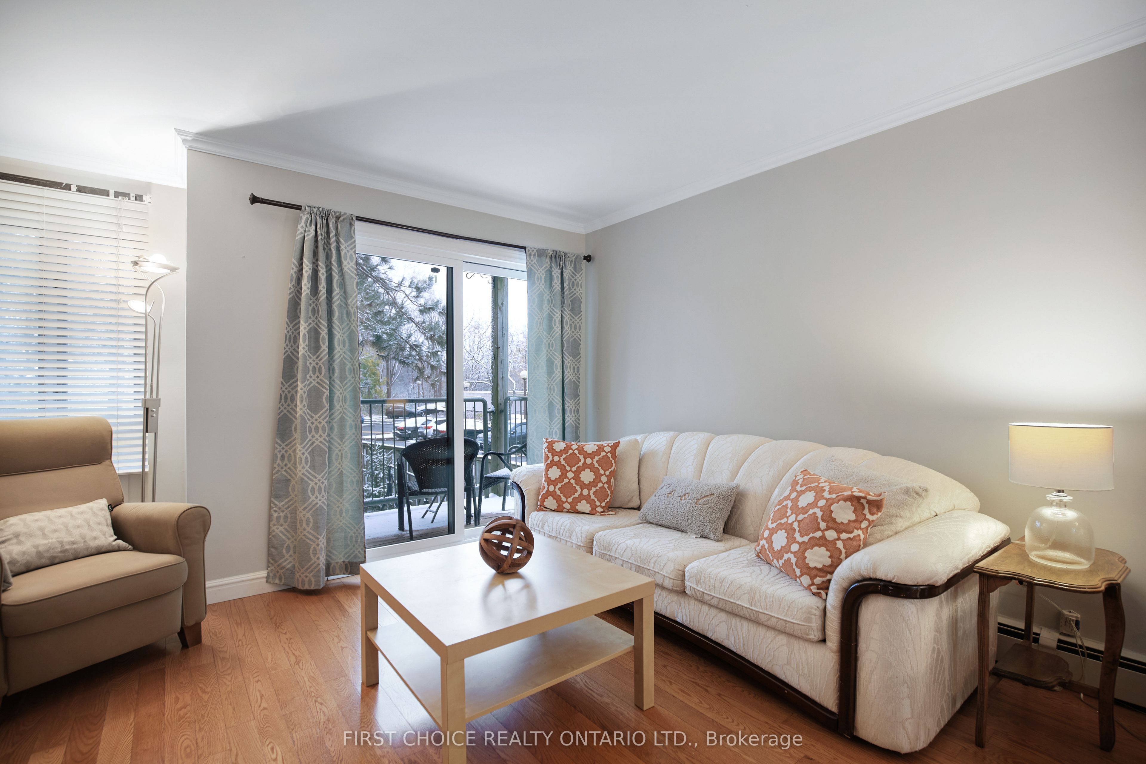 33 Crispin Private Property Photo 26