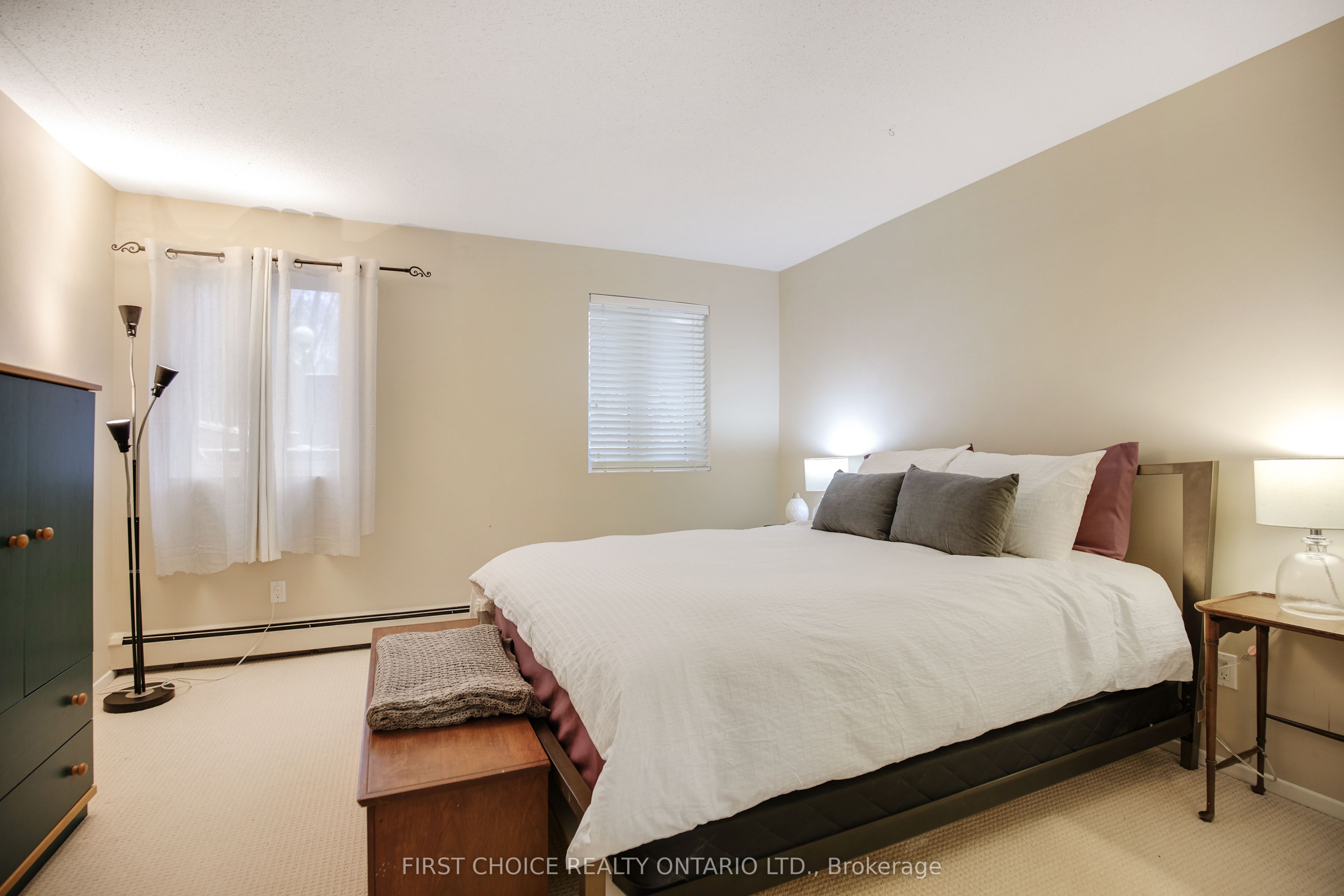 33 Crispin Private Property Photo 27