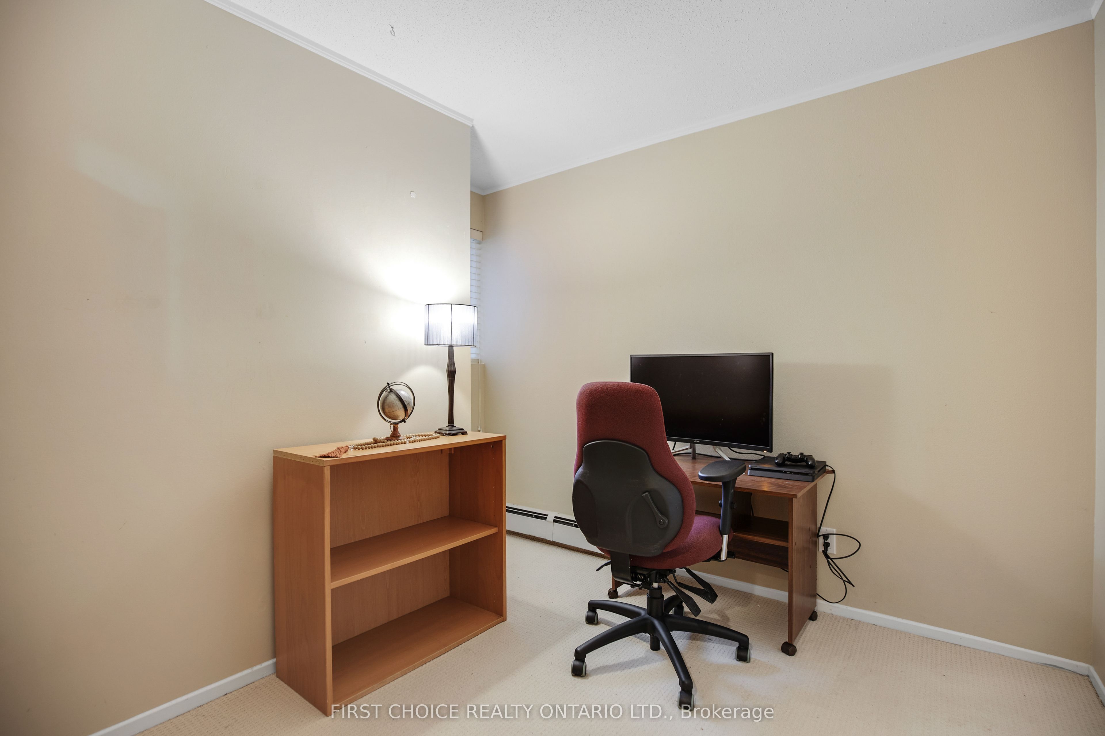 33 Crispin Private Property Photo 29