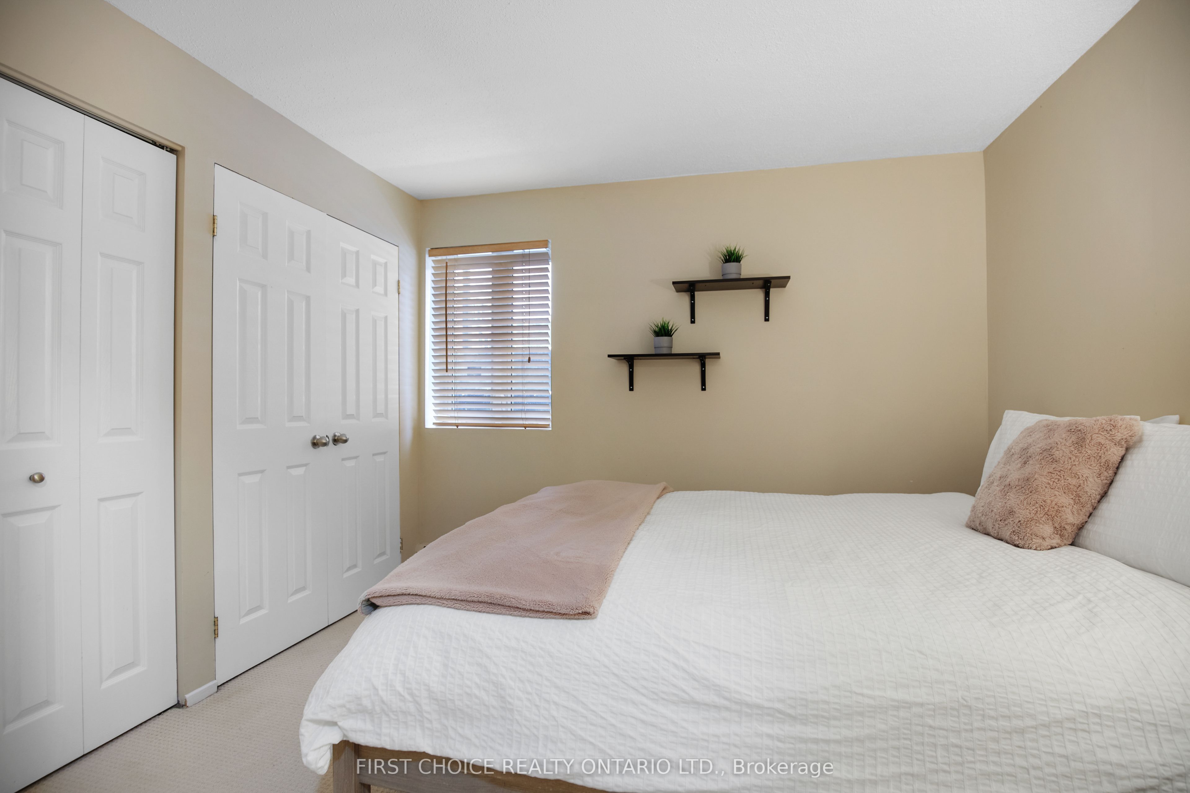 33 Crispin Private Property Photo 31