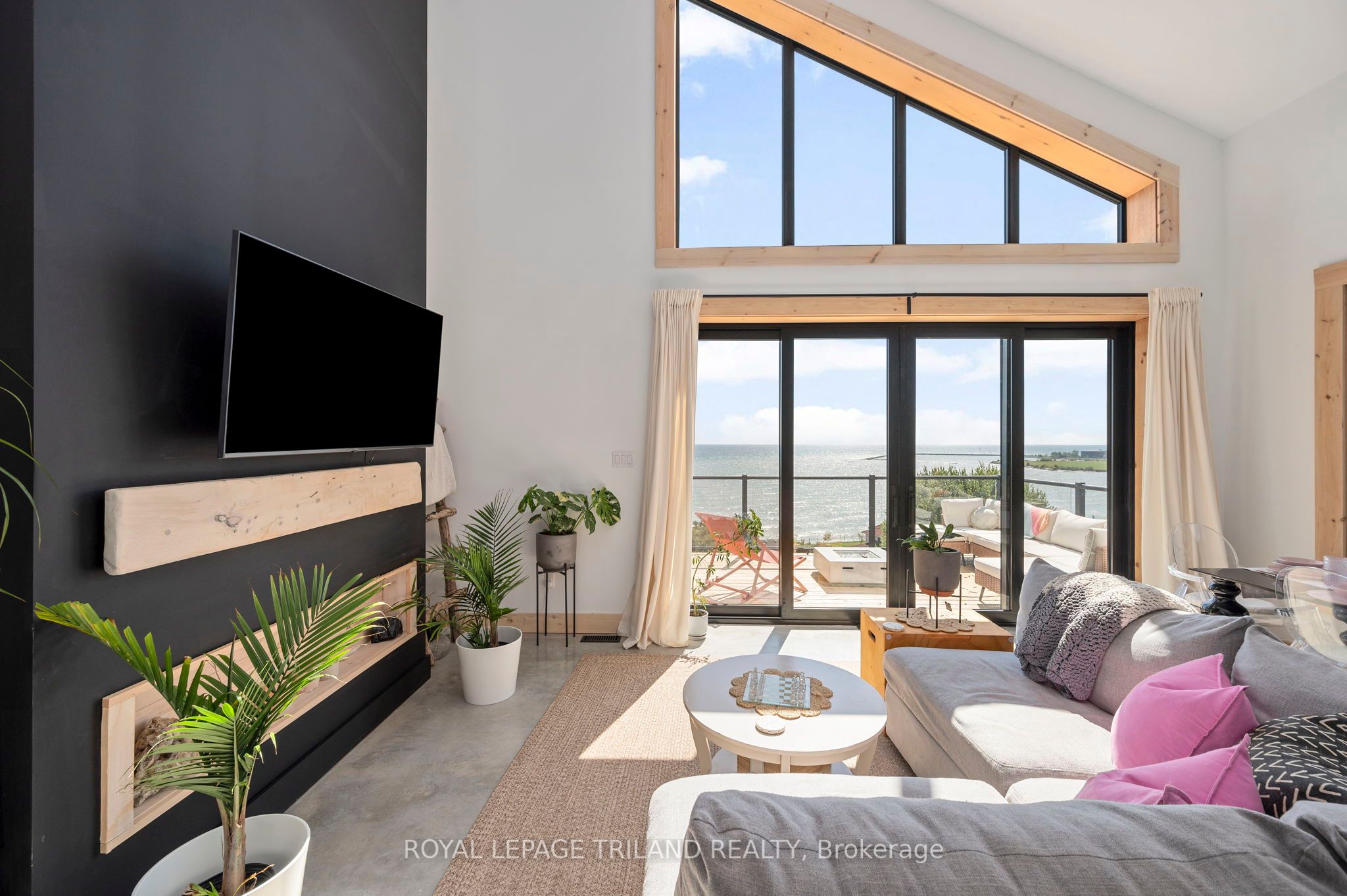 164 Brayside Street Property Photo 6