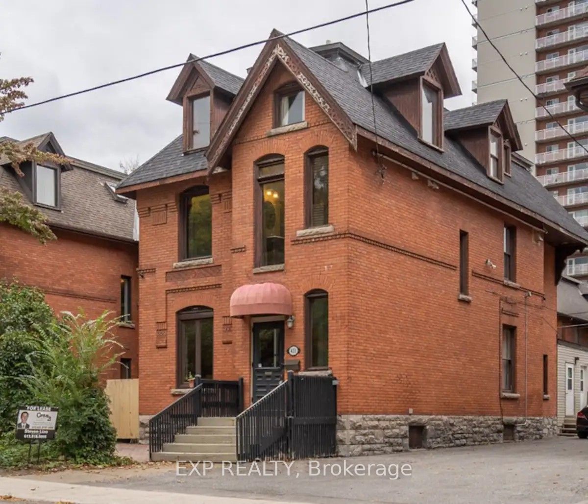 431 Gilmour Street Property Photo 1