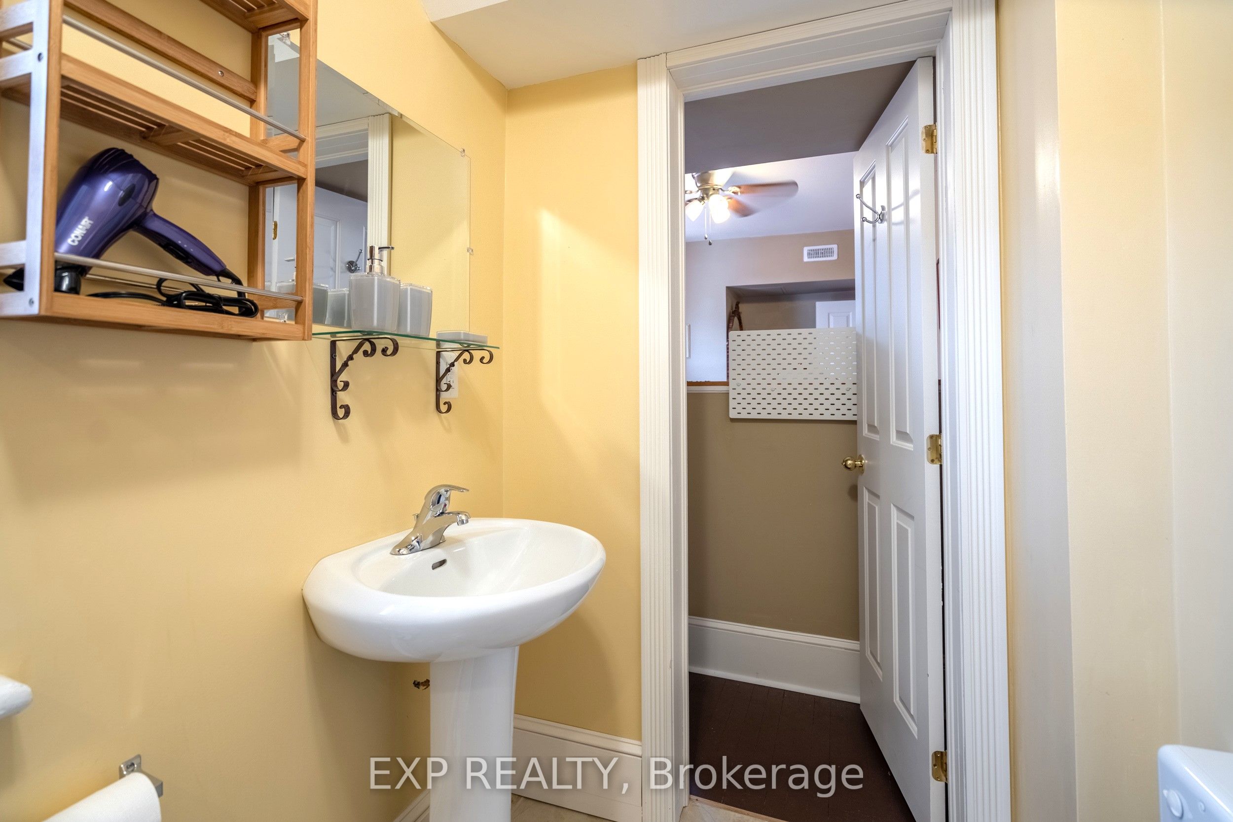 431 Gilmour Street Property Photo 27